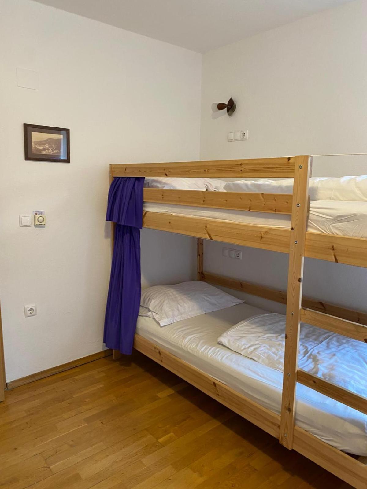 Bed in 8-Bed Mixed Dormitory Room photo 3