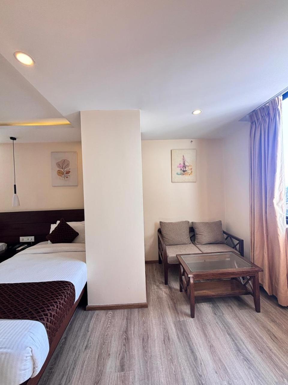 Classic Twin Room - Photo 4