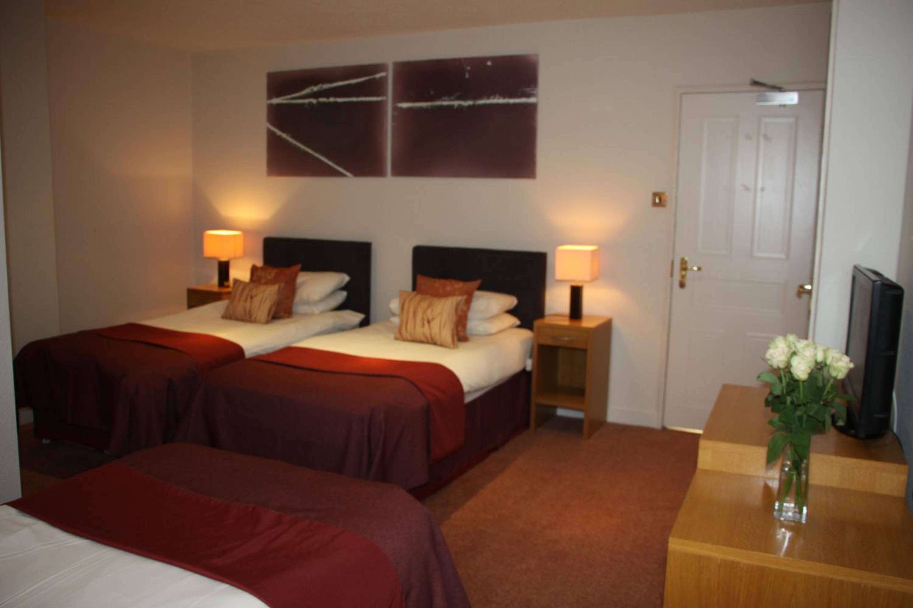 Triple Room with Private Bathroom photo 2