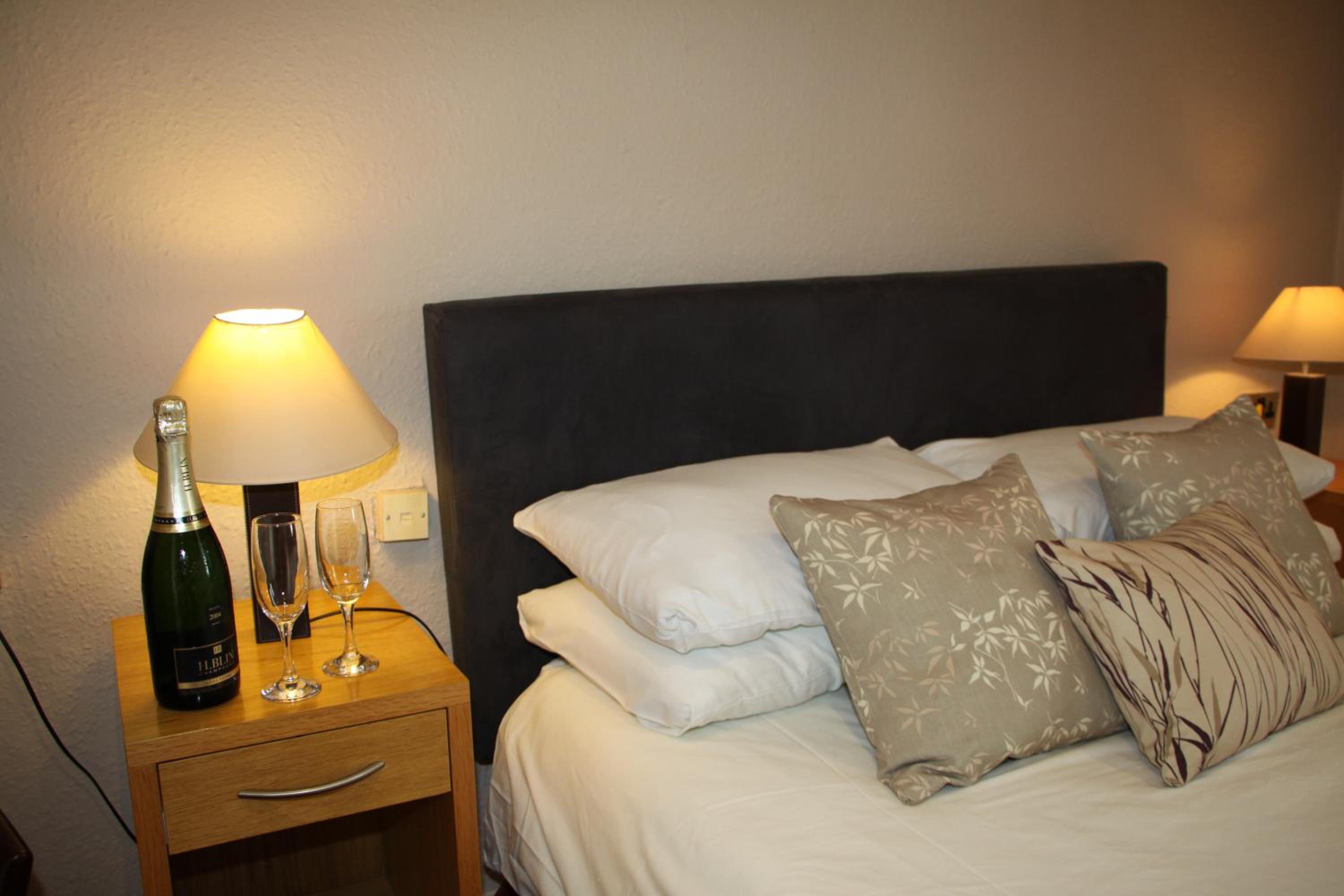 Double Room with Private Bathroom photo 2