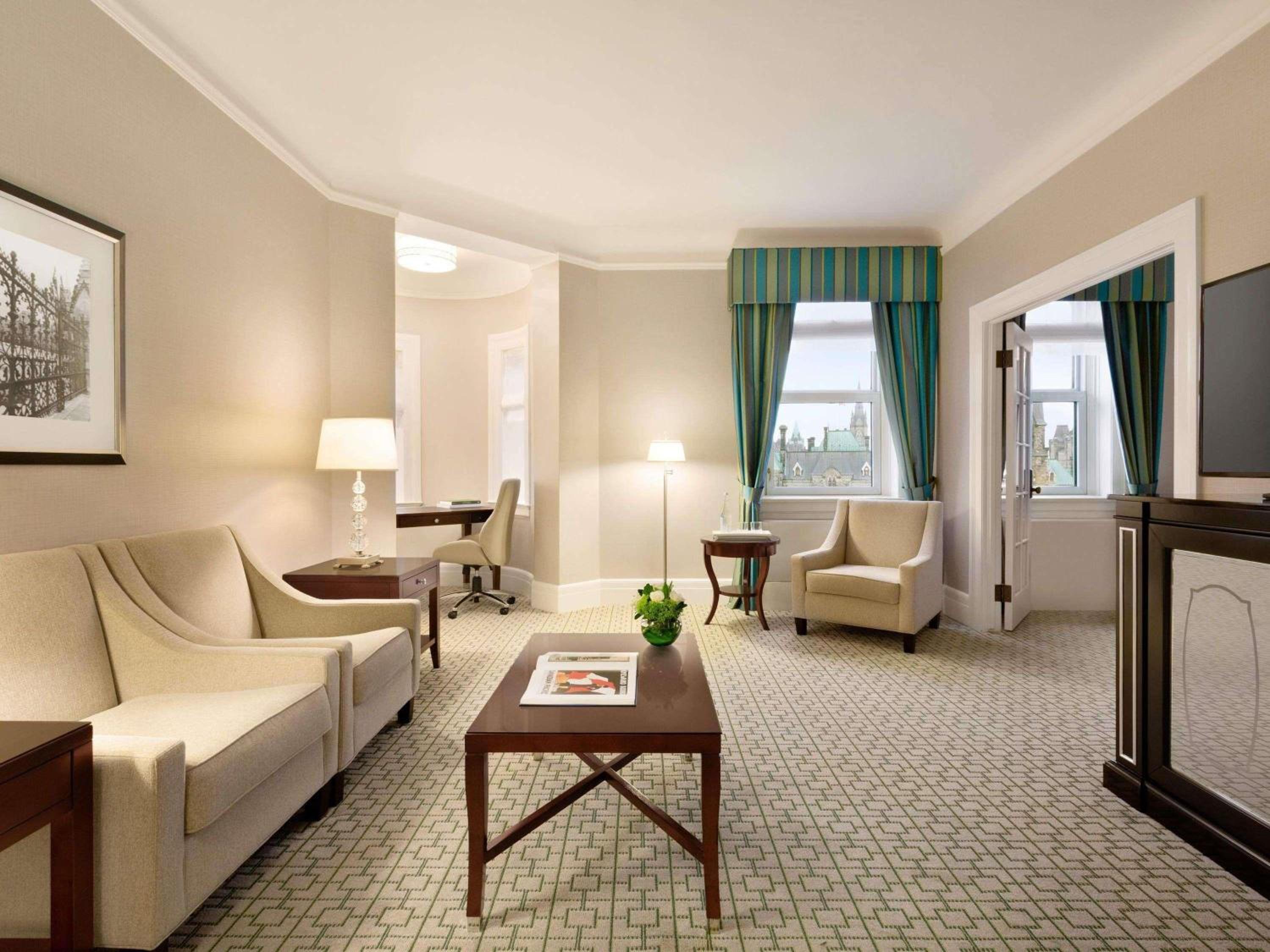 Fairmont Gold One Bedroom King Suite One King with Lounge Access