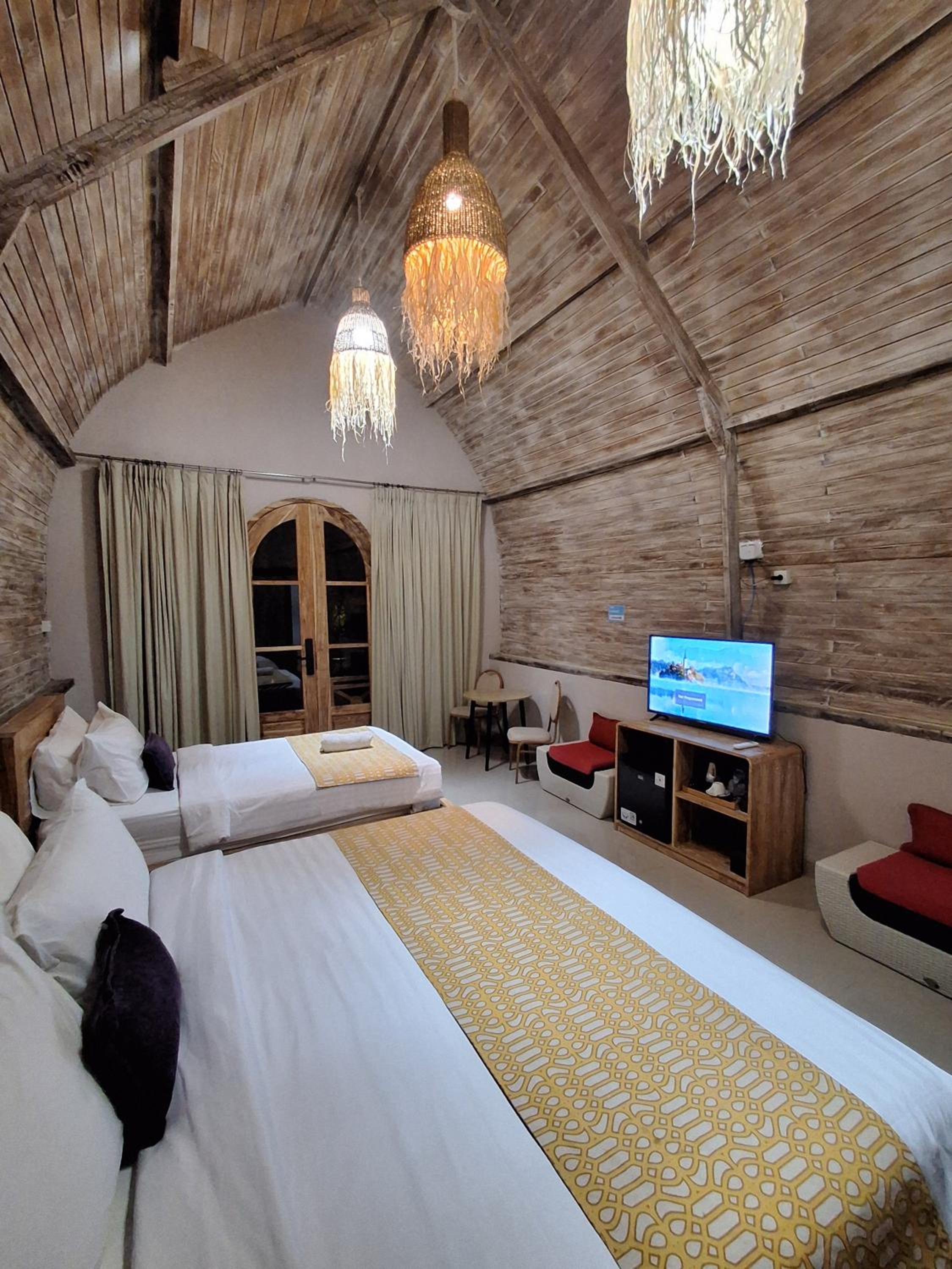 Deluxe Family Room - Photo 25