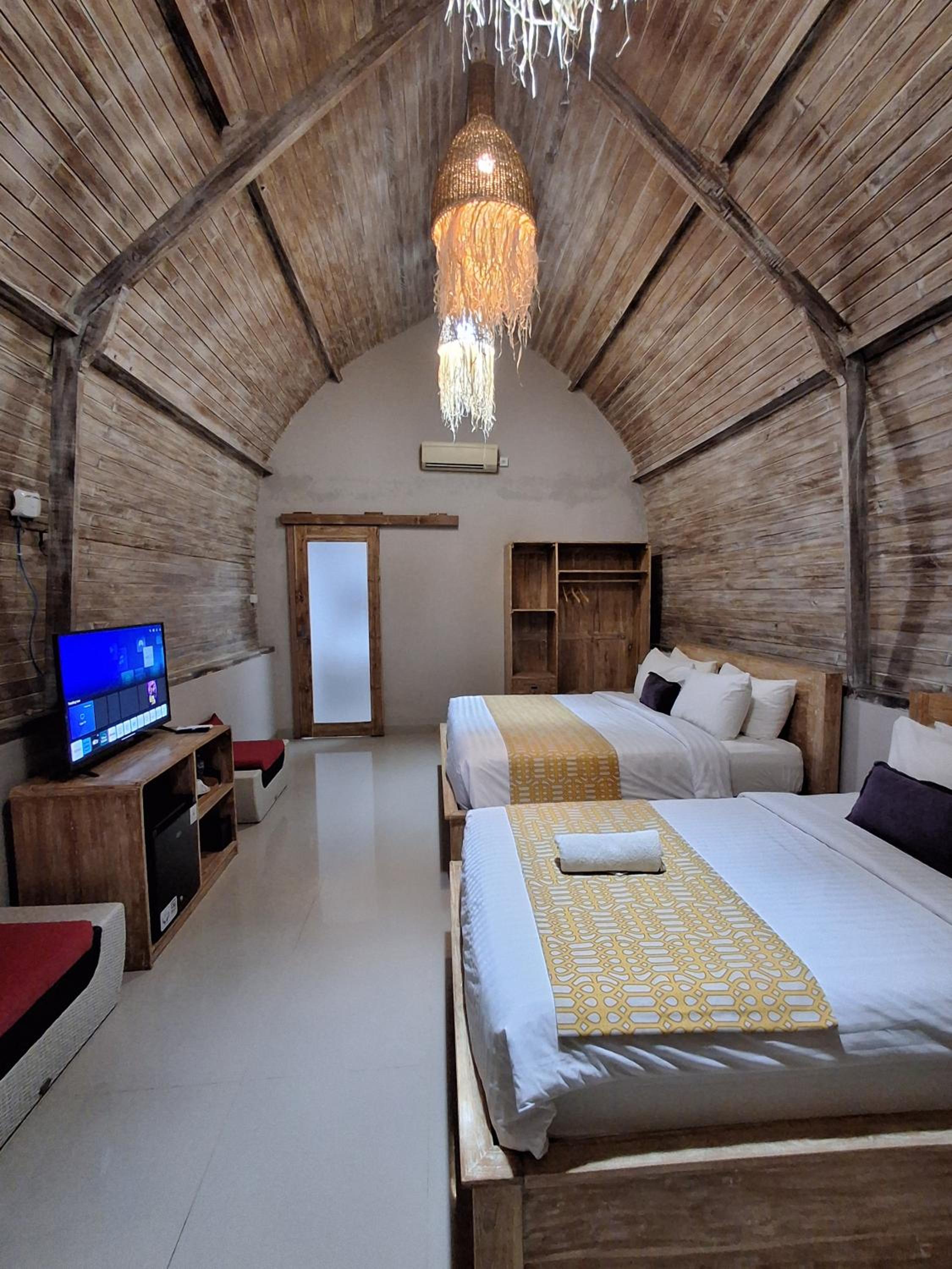 Deluxe Family Room - Photo 21
