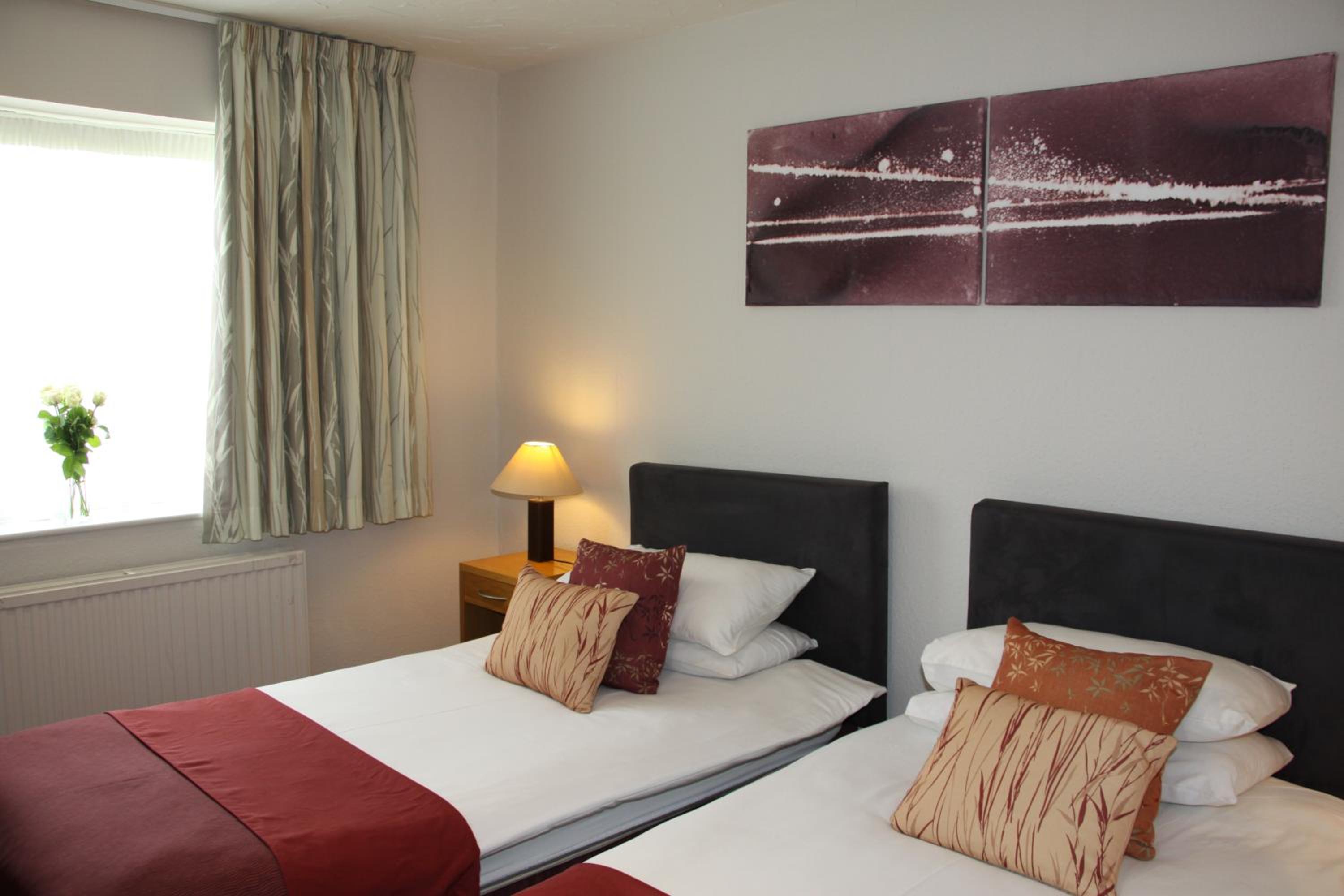 Double or Twin Room with Private Bathroom photo 2