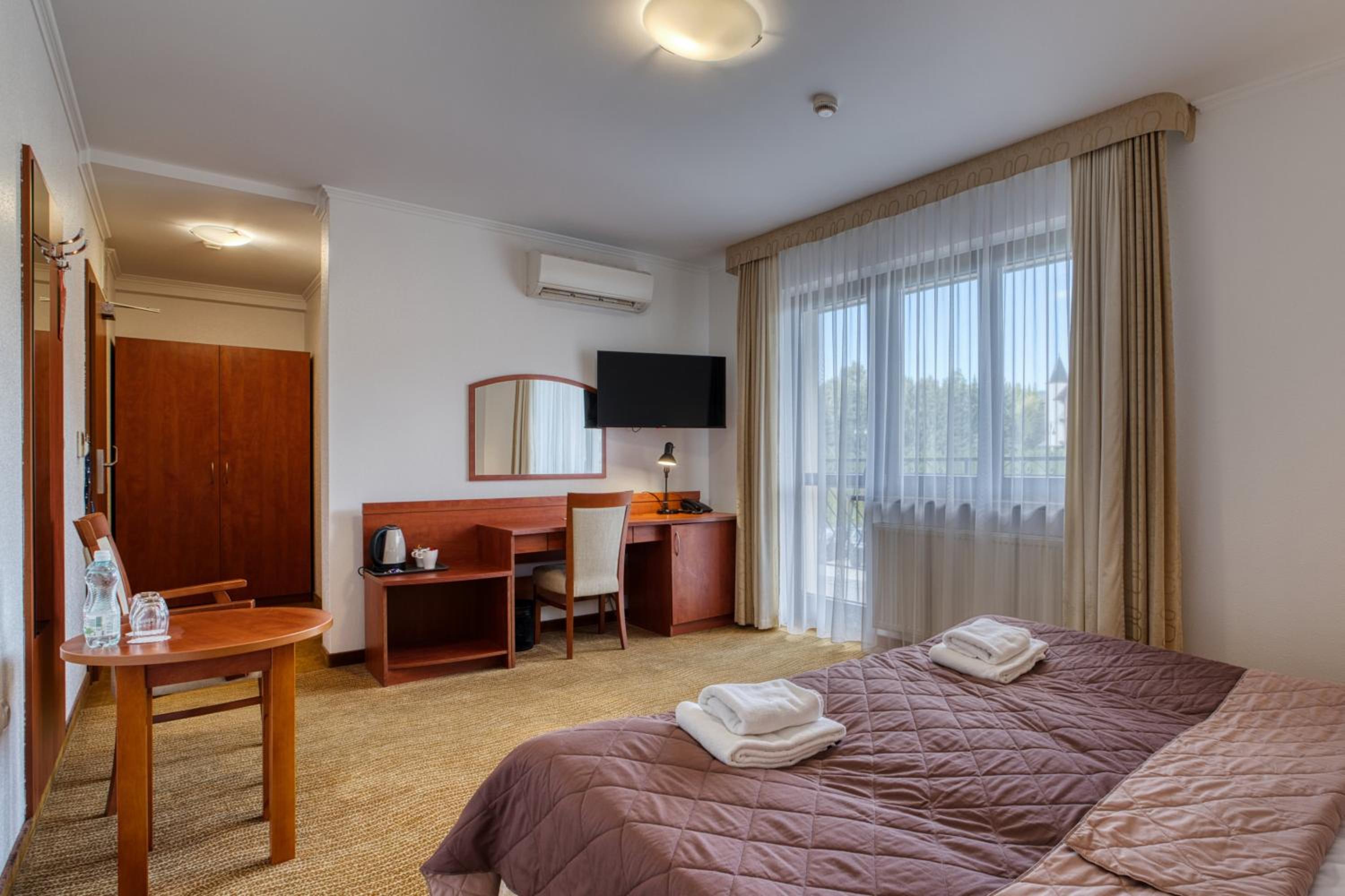 Premium Twin Room - Photo 9