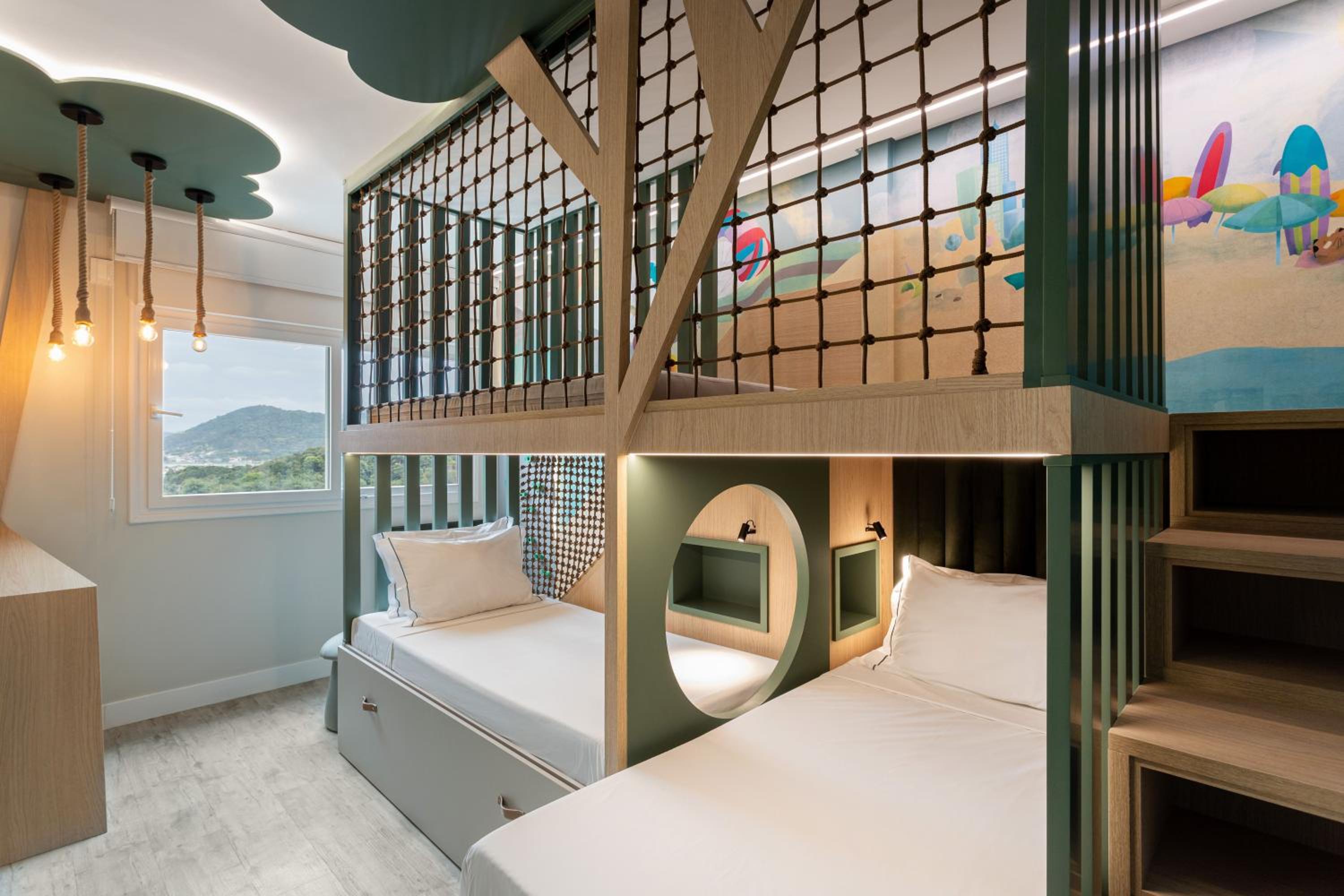 Three-Bedroom Deluxe Apartment