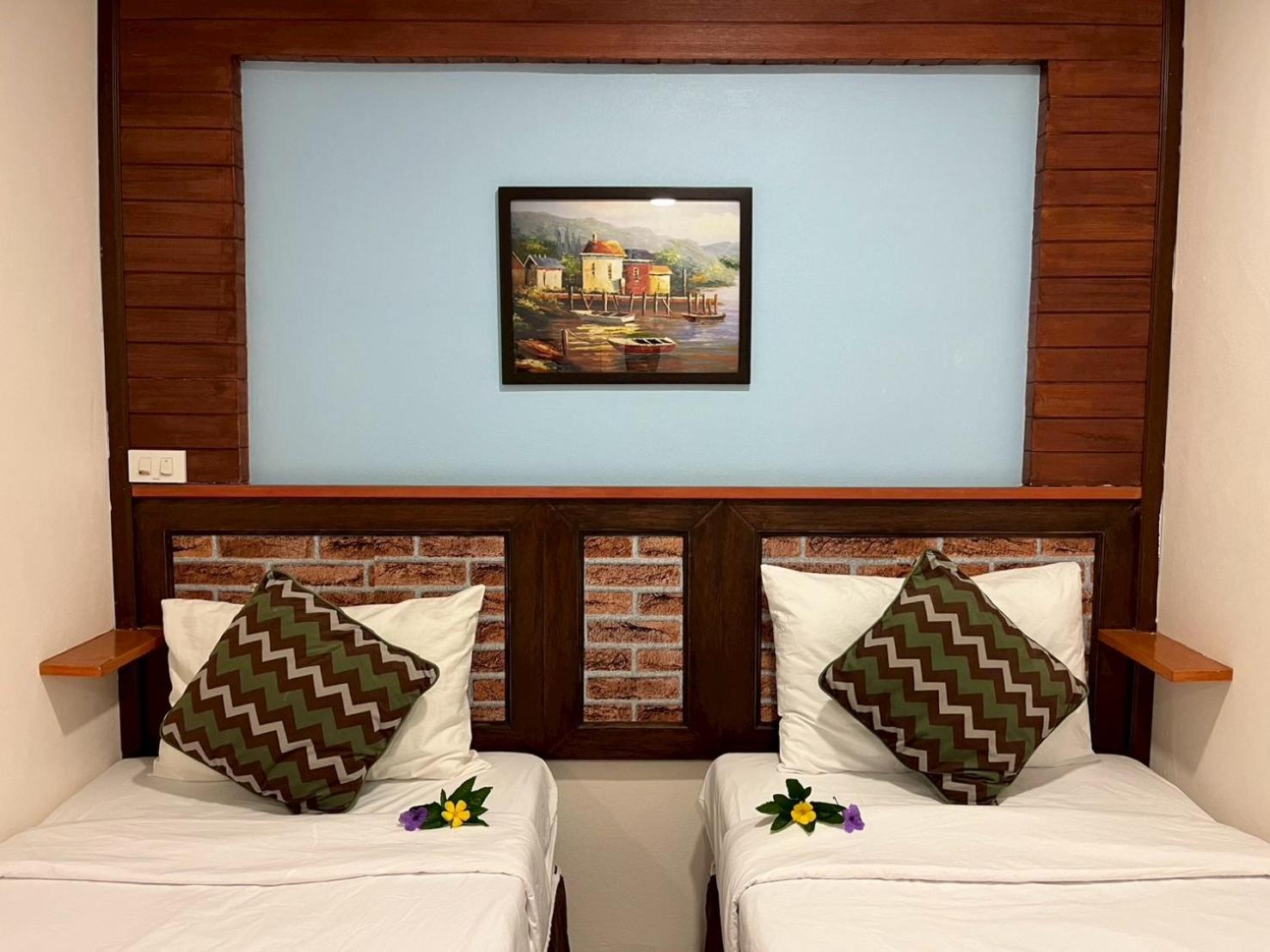 Standard Twin Room photo 3