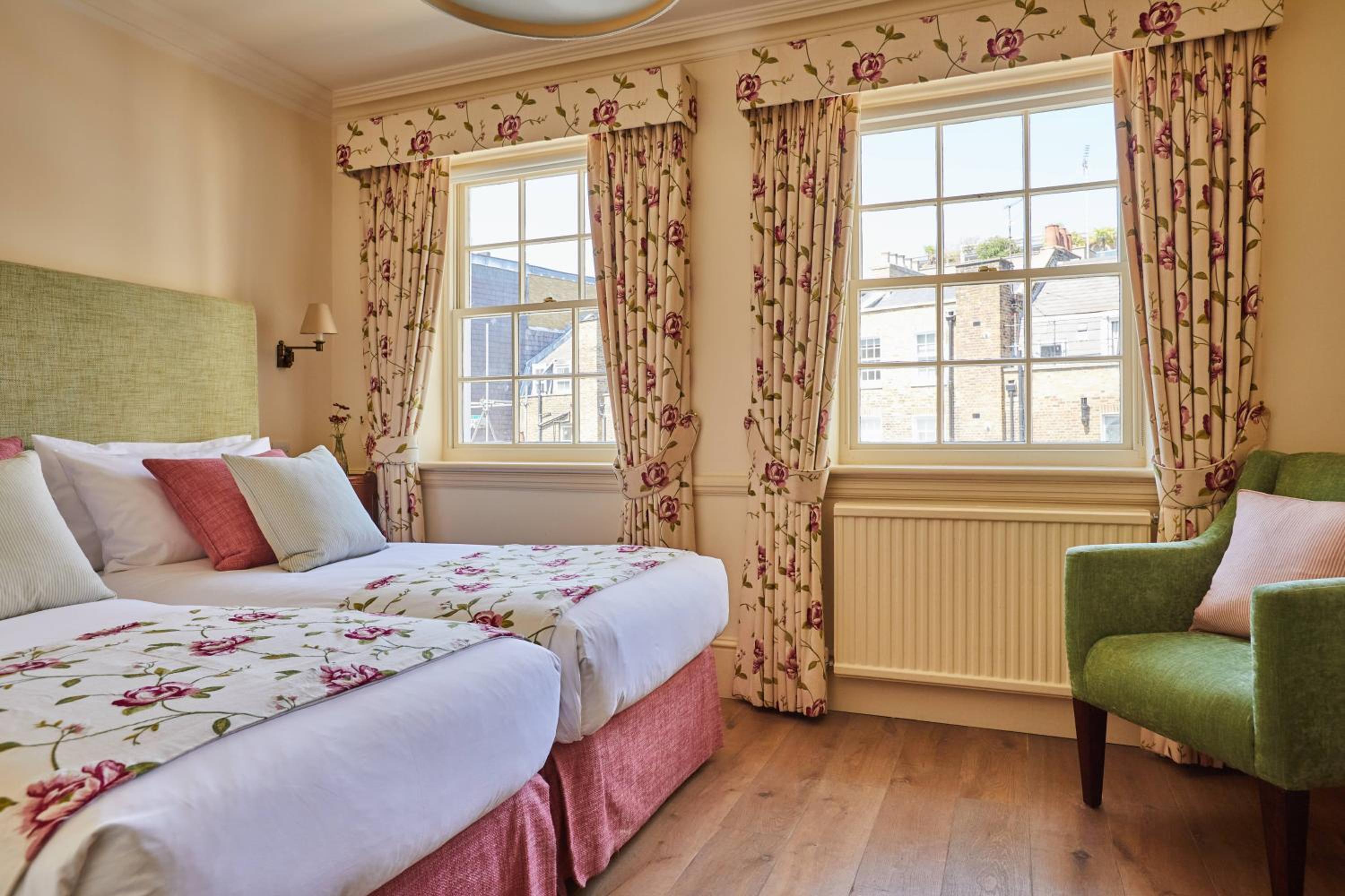 Superior Twin Room photo 2
