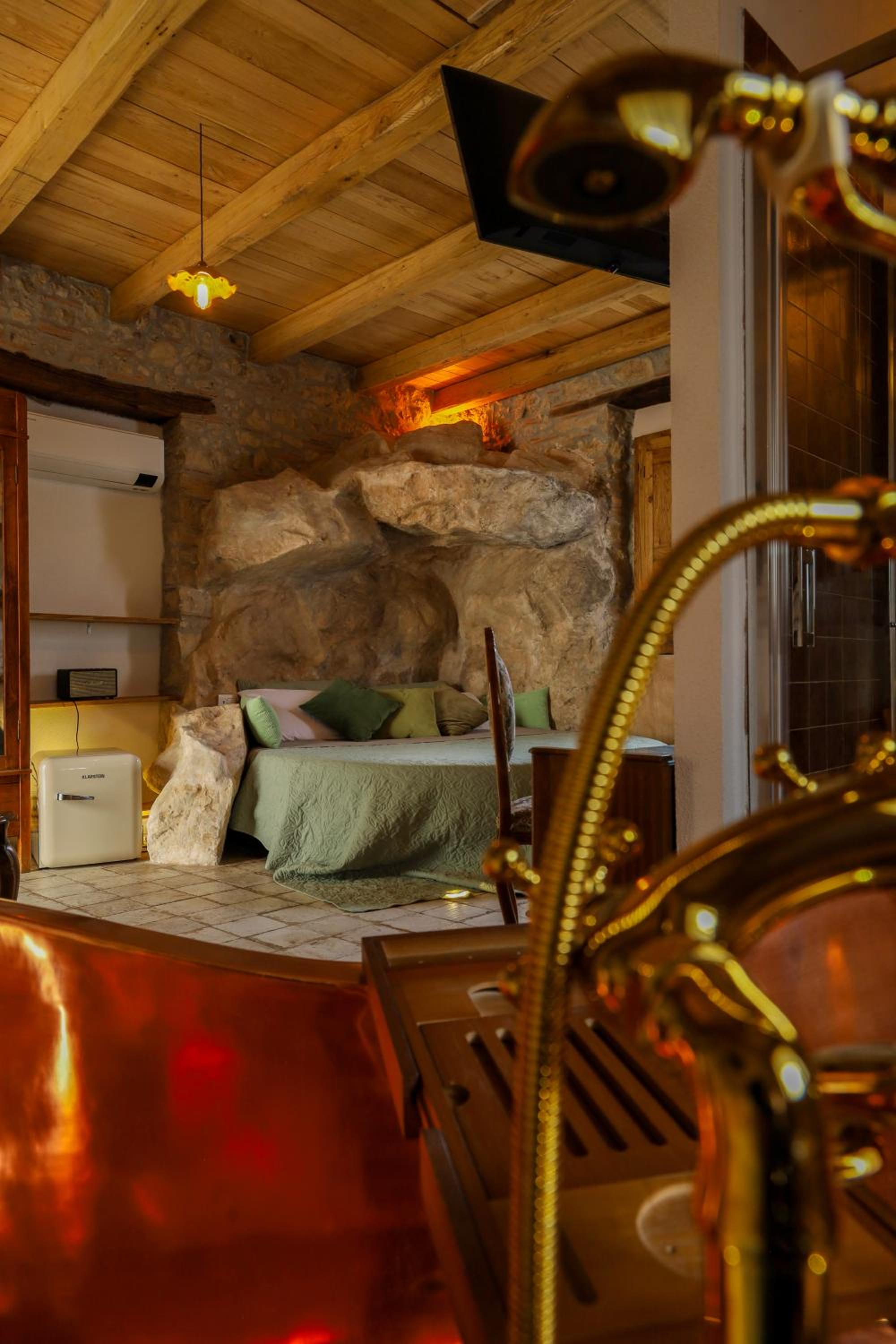 Deluxe Double Room with Bath photo 1