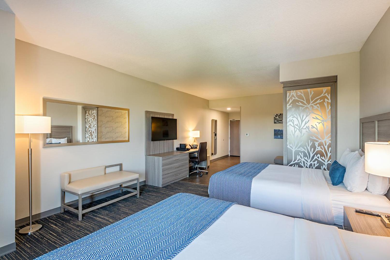 Double Queen Master Suite Triple