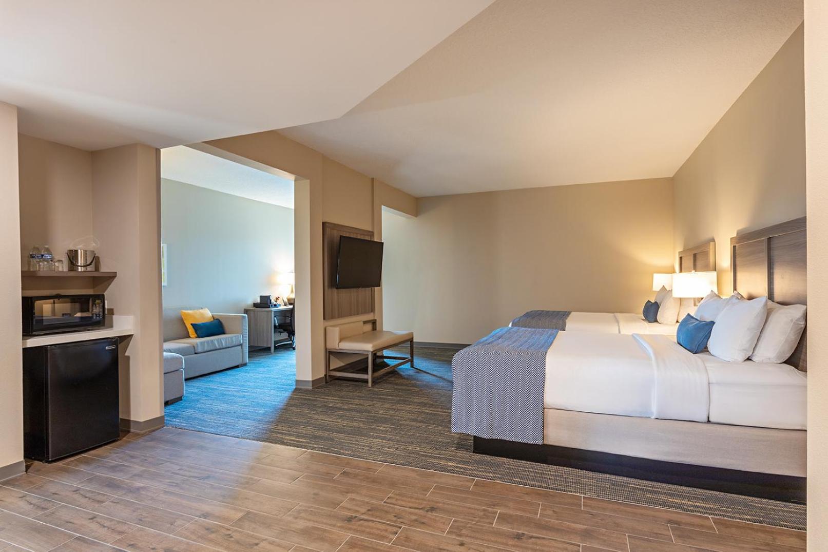 Double Queen Master Suite