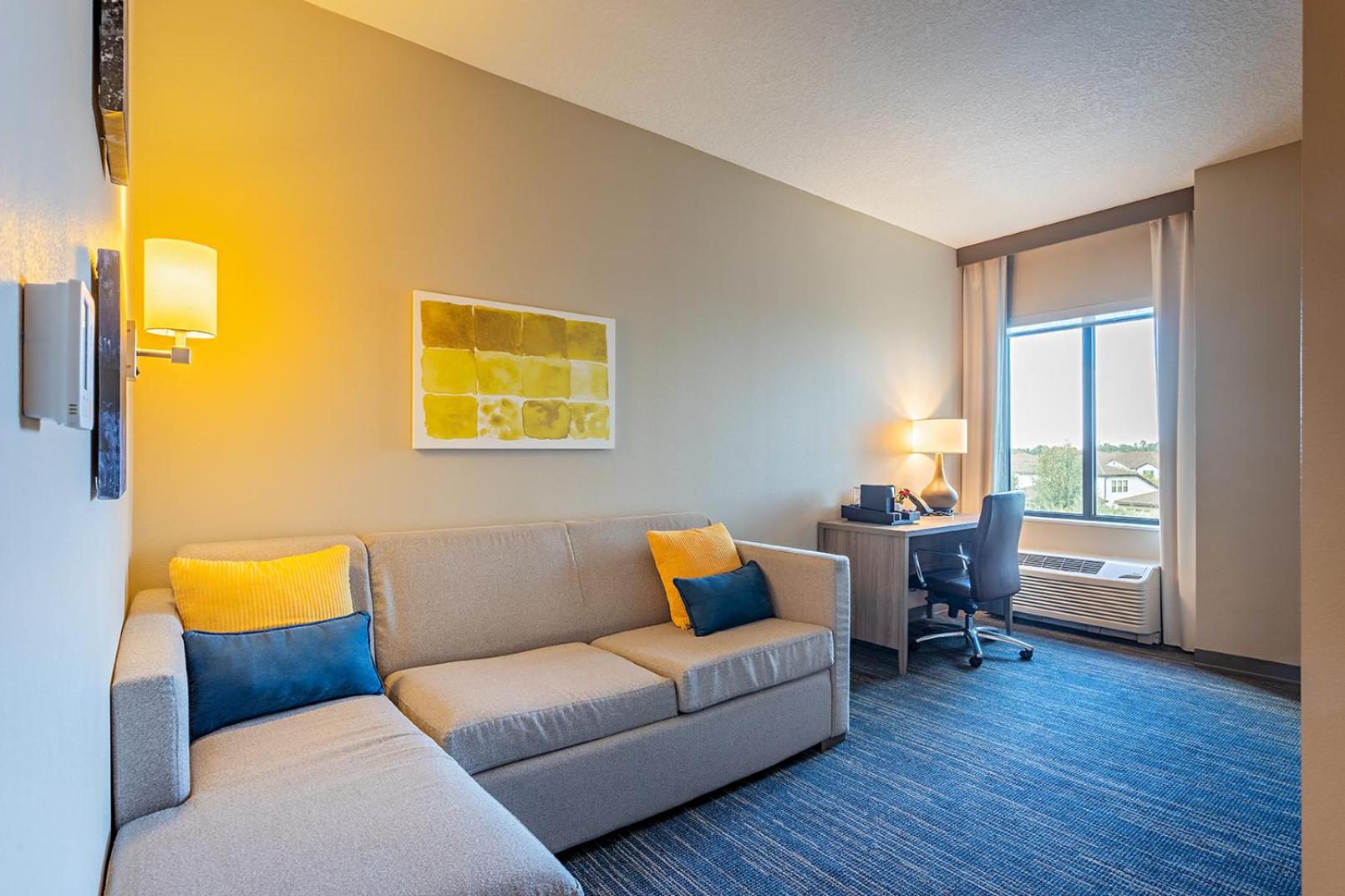 Double Queen Master Suite thumbnail 5