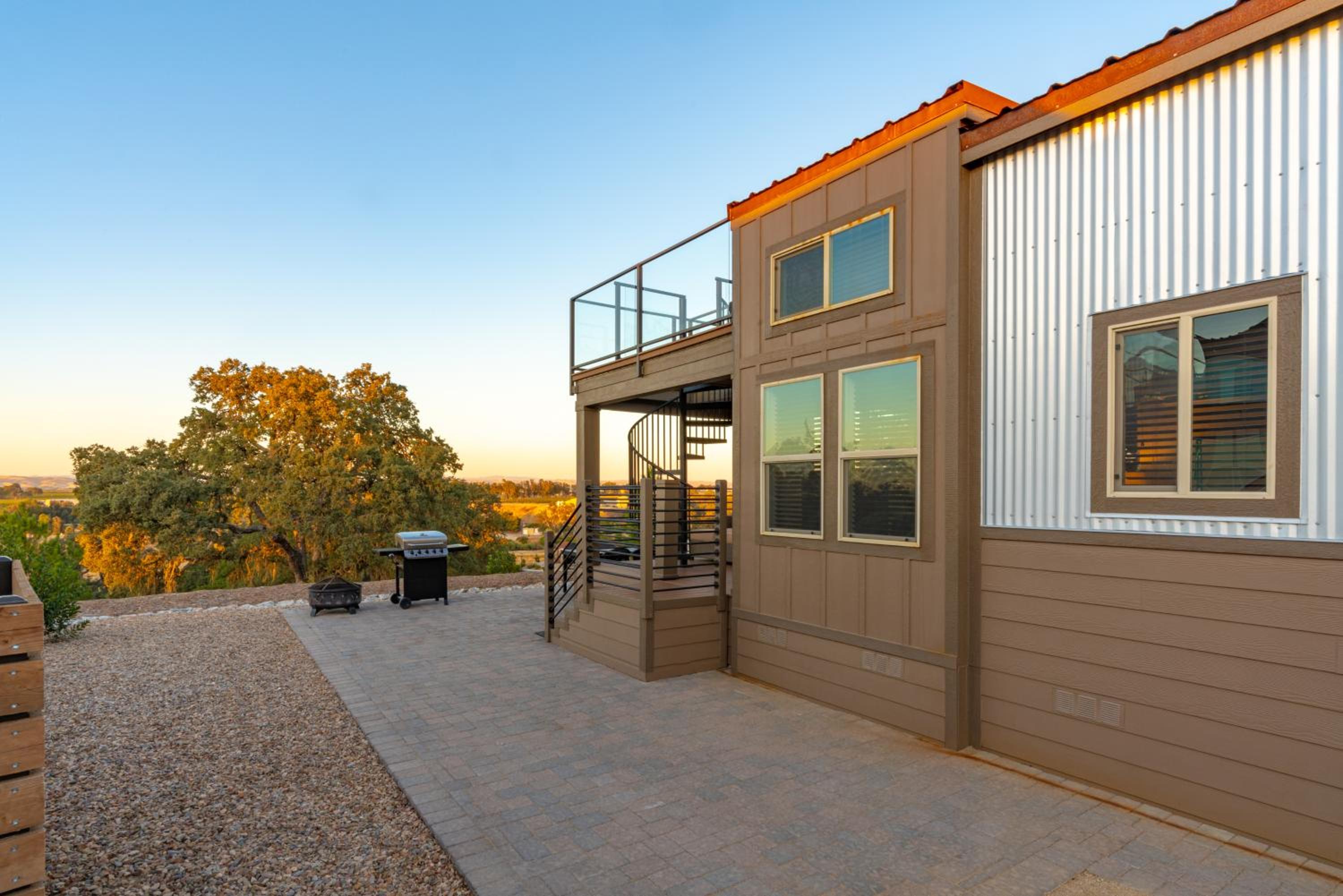 Tuscany 1 Bedroom with Deck photo 2