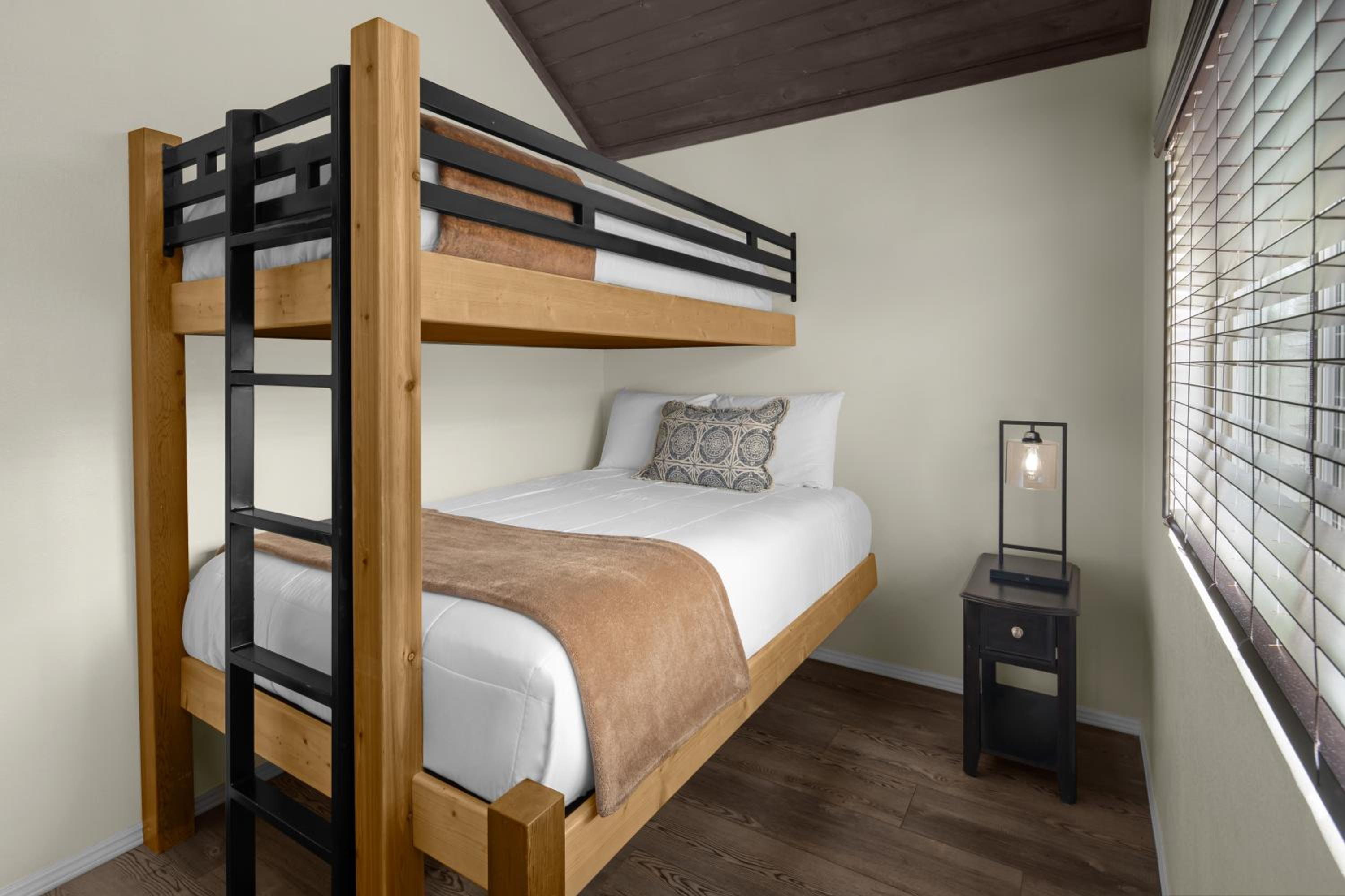 Chateau 2 Bedroom with Bunks photo 3