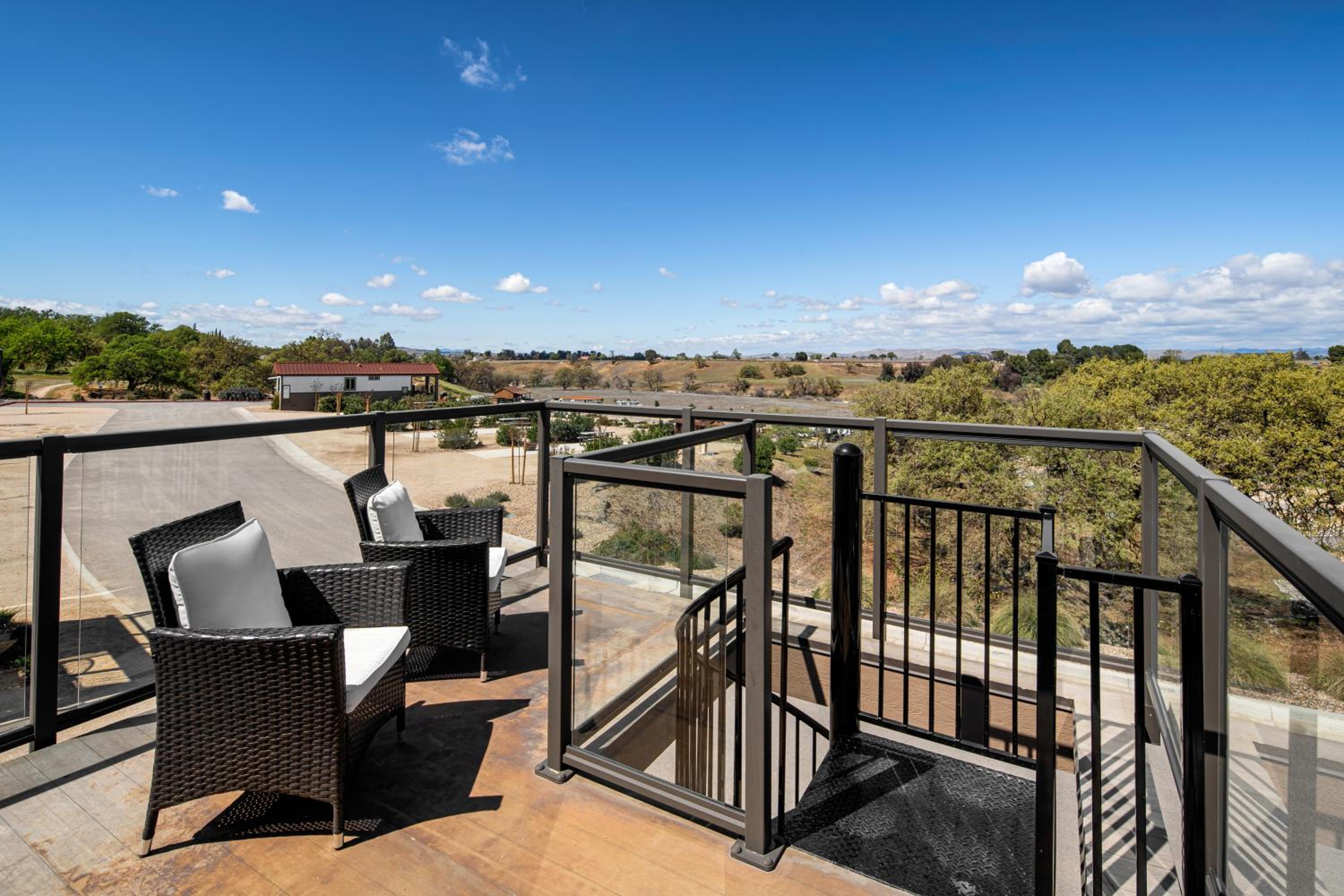 Chateau 2 Bedroom with Deck photo 3