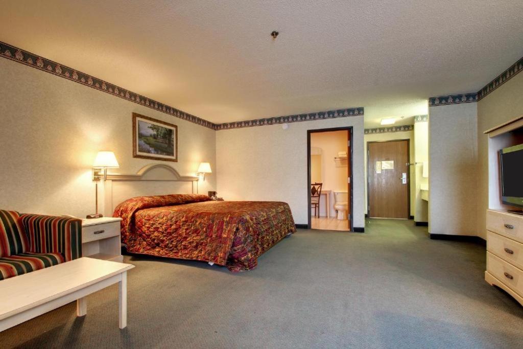 Deluxe Family Suite