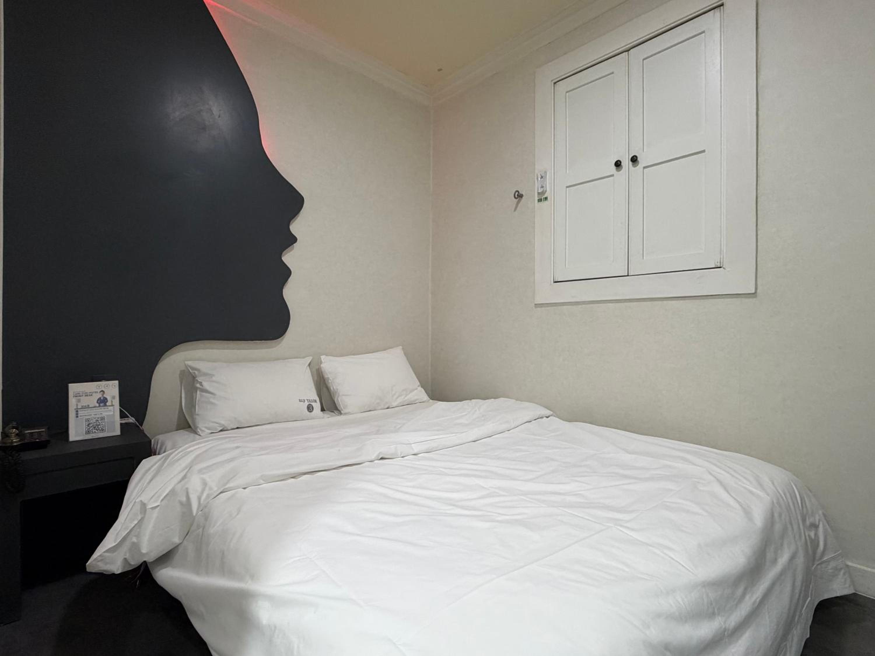 Small Double Room - Photo 6