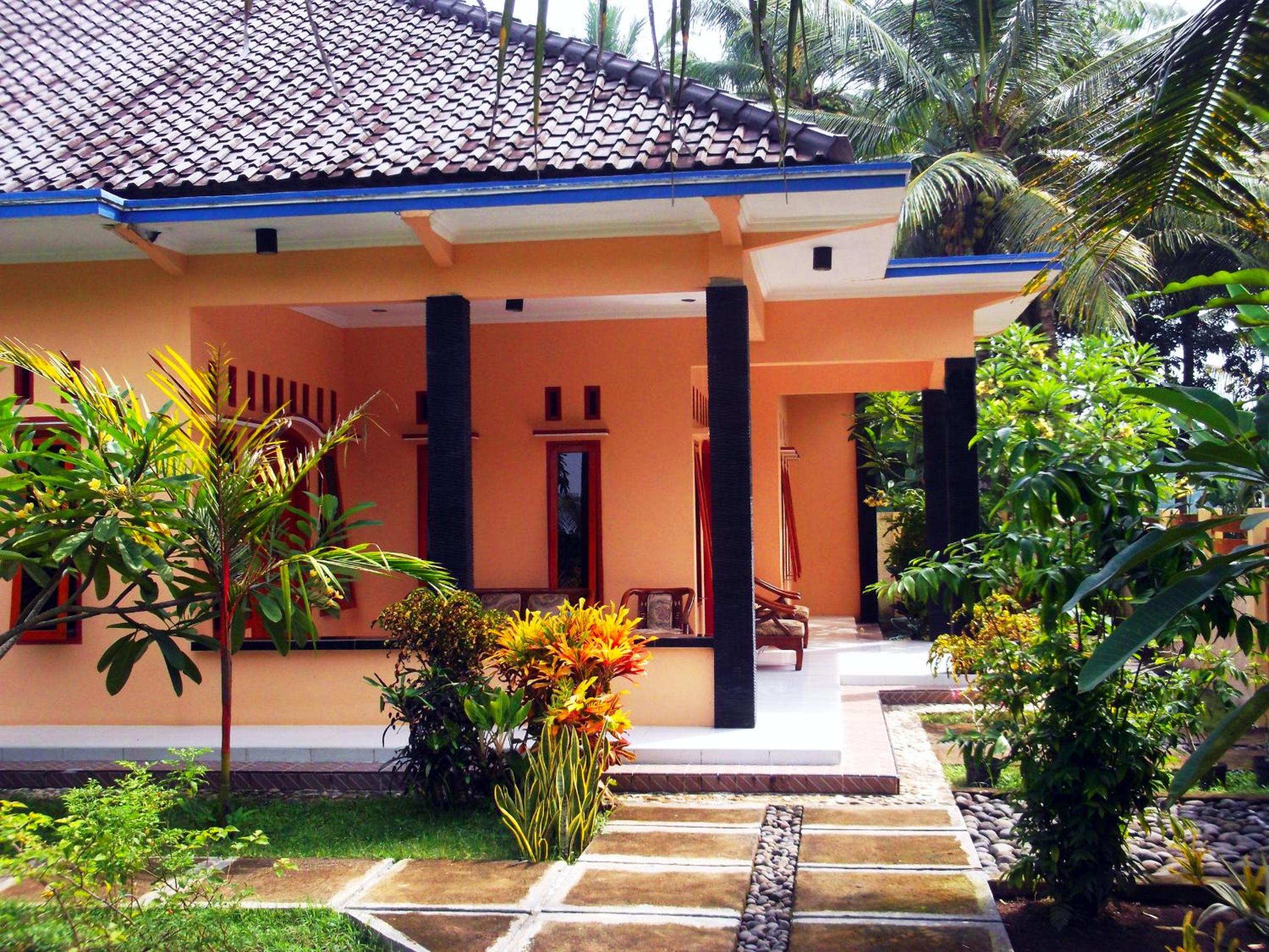 Four-Bedroom House photo 2