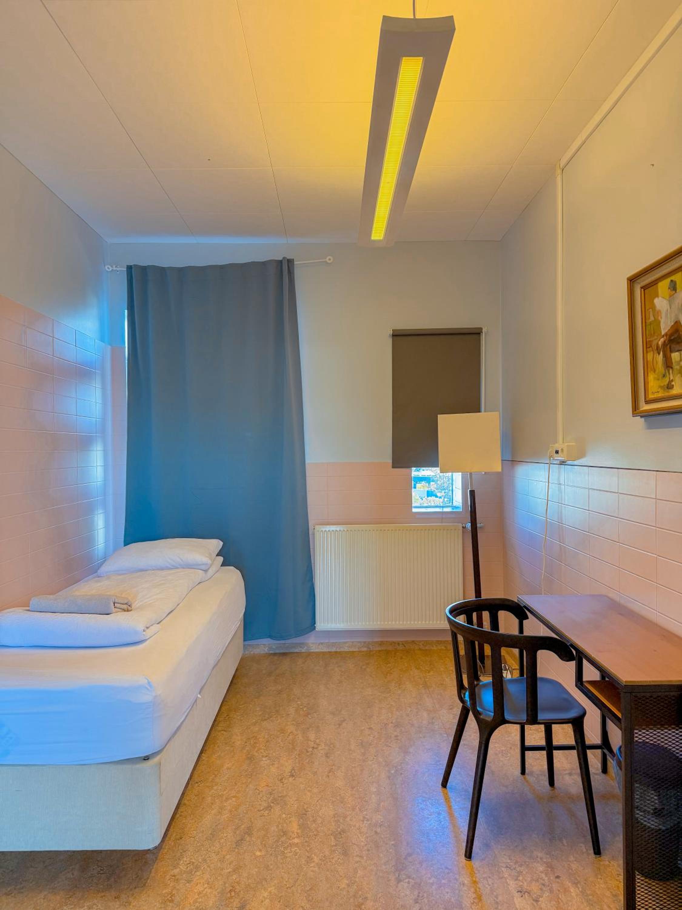 Single Room with Shared Bathroom photo 2