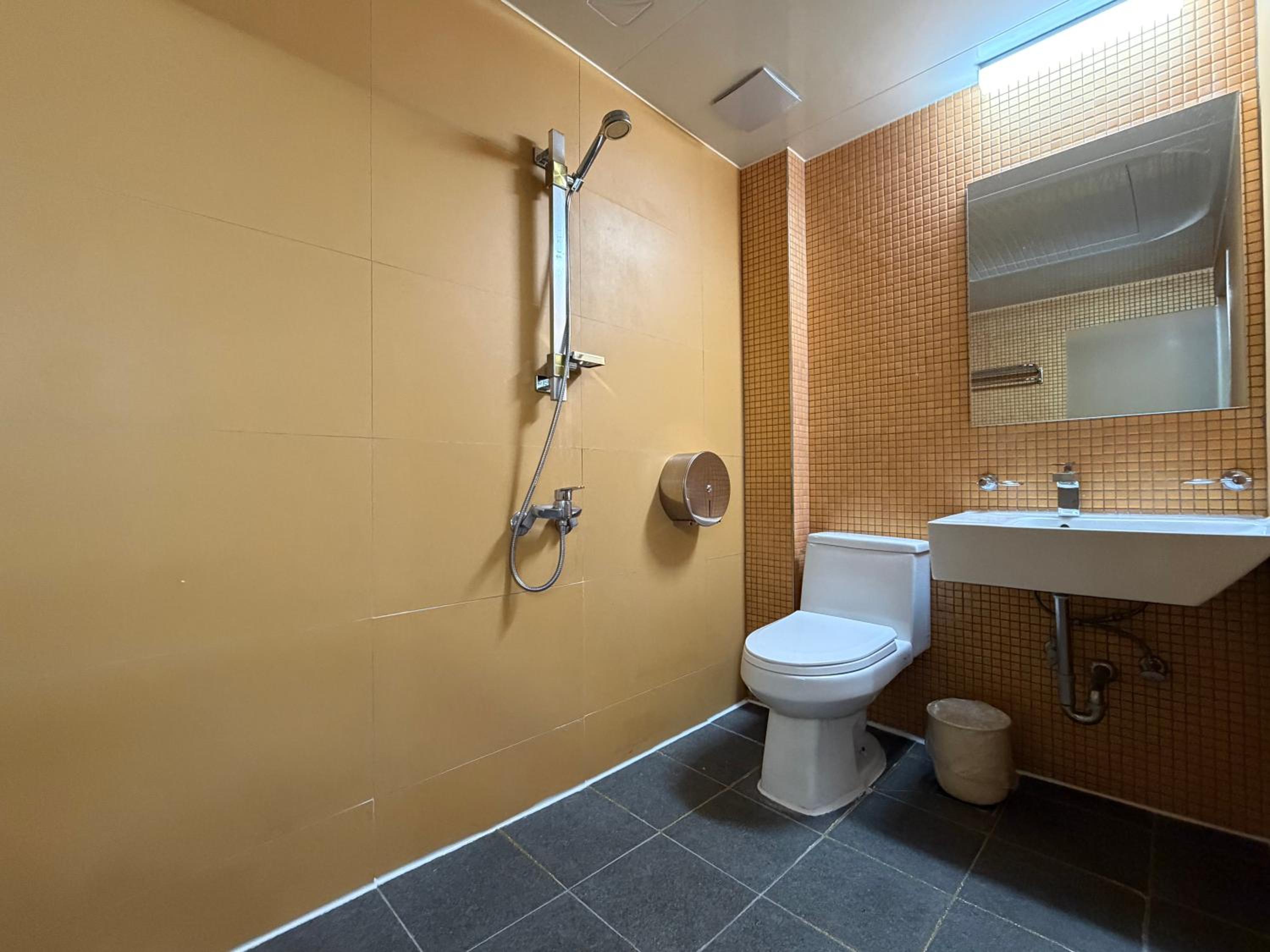 Standard Twin Room - Photo 6