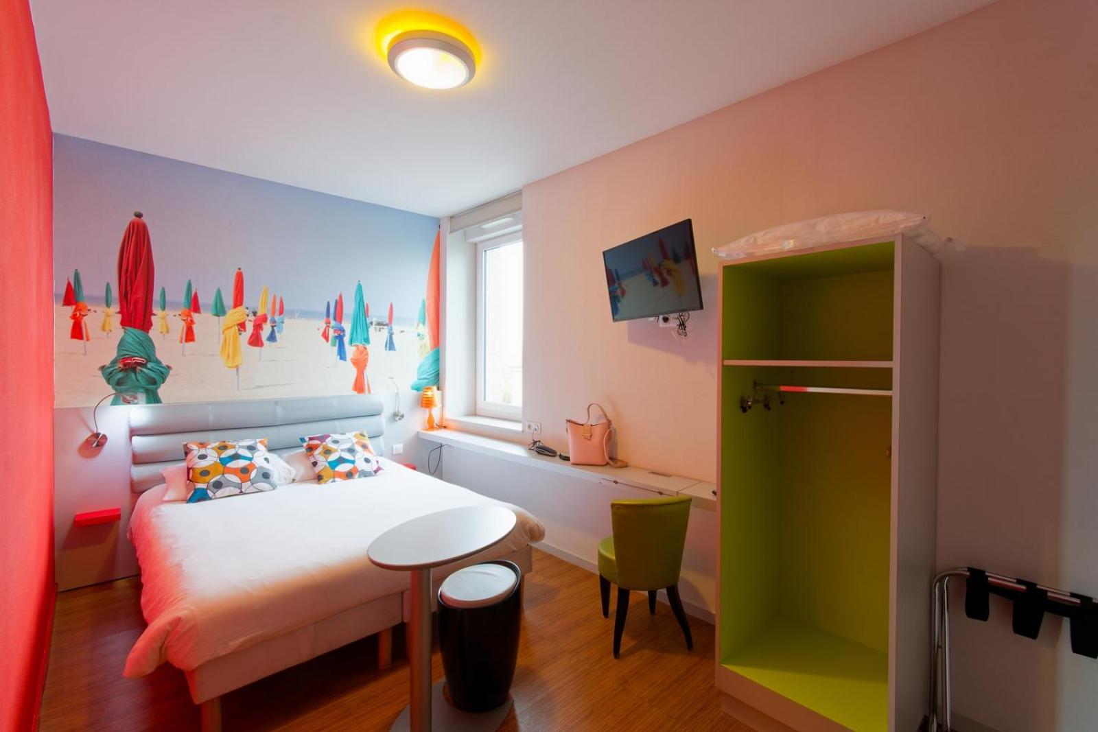 Standard Family Suite with Two Connecting Rooms photo 2