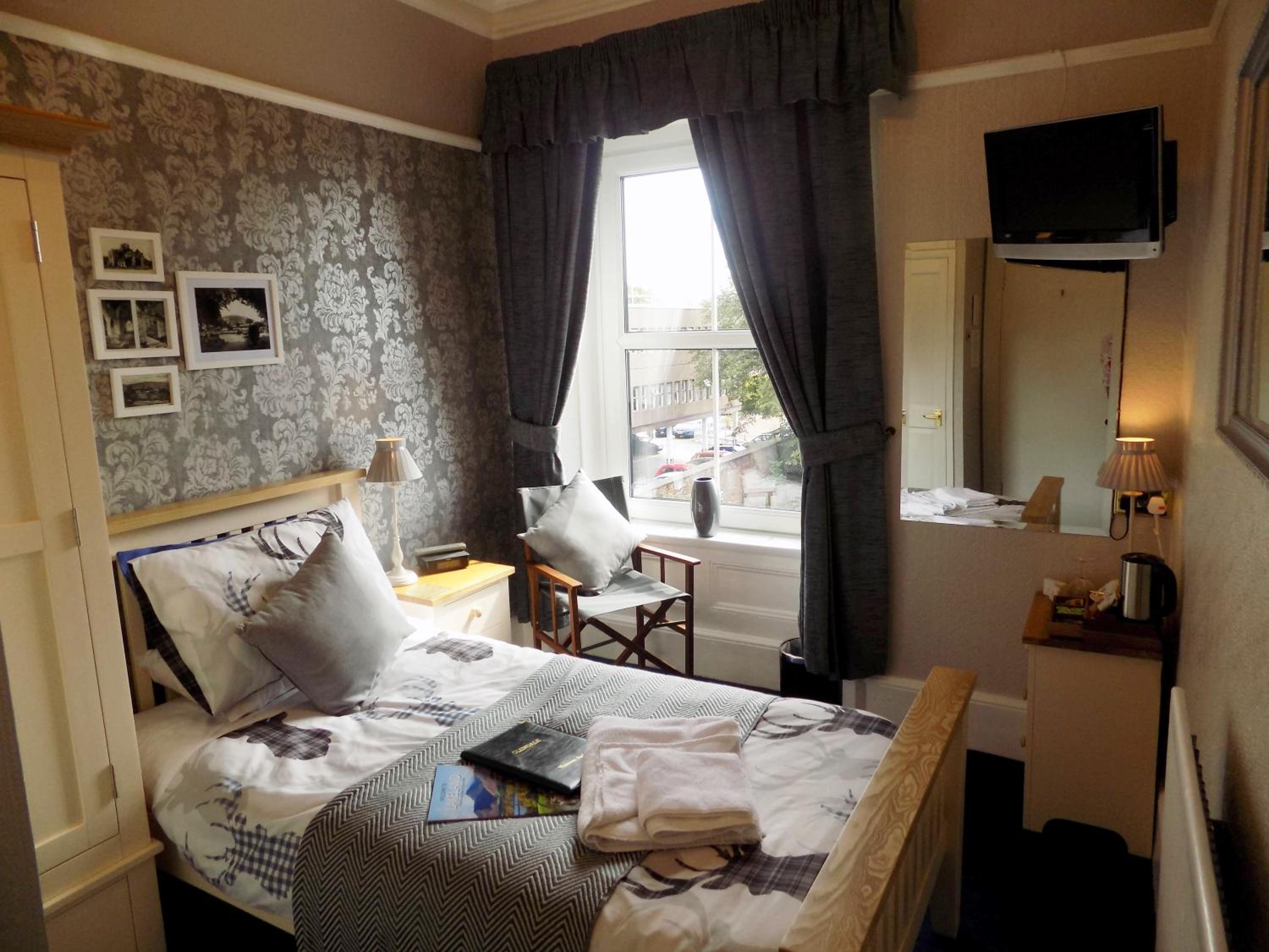 Single Room with Bathroom photo 3