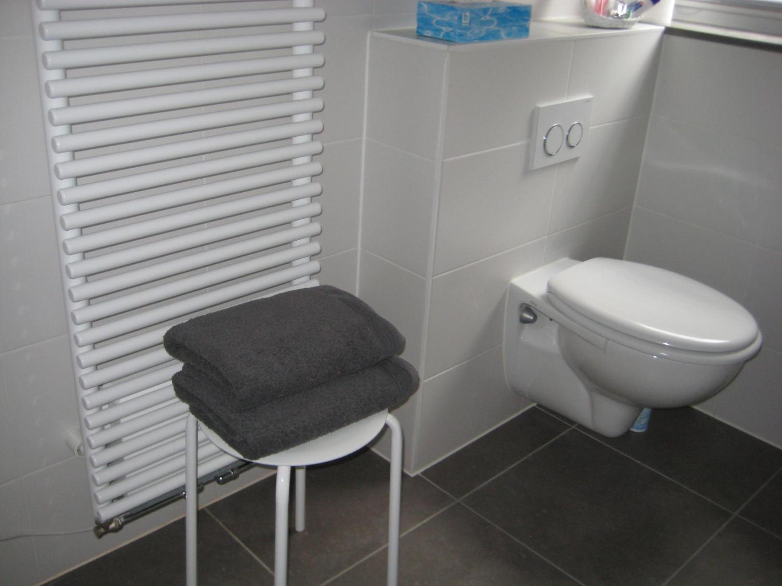 Standard Twin Room - Photo 4