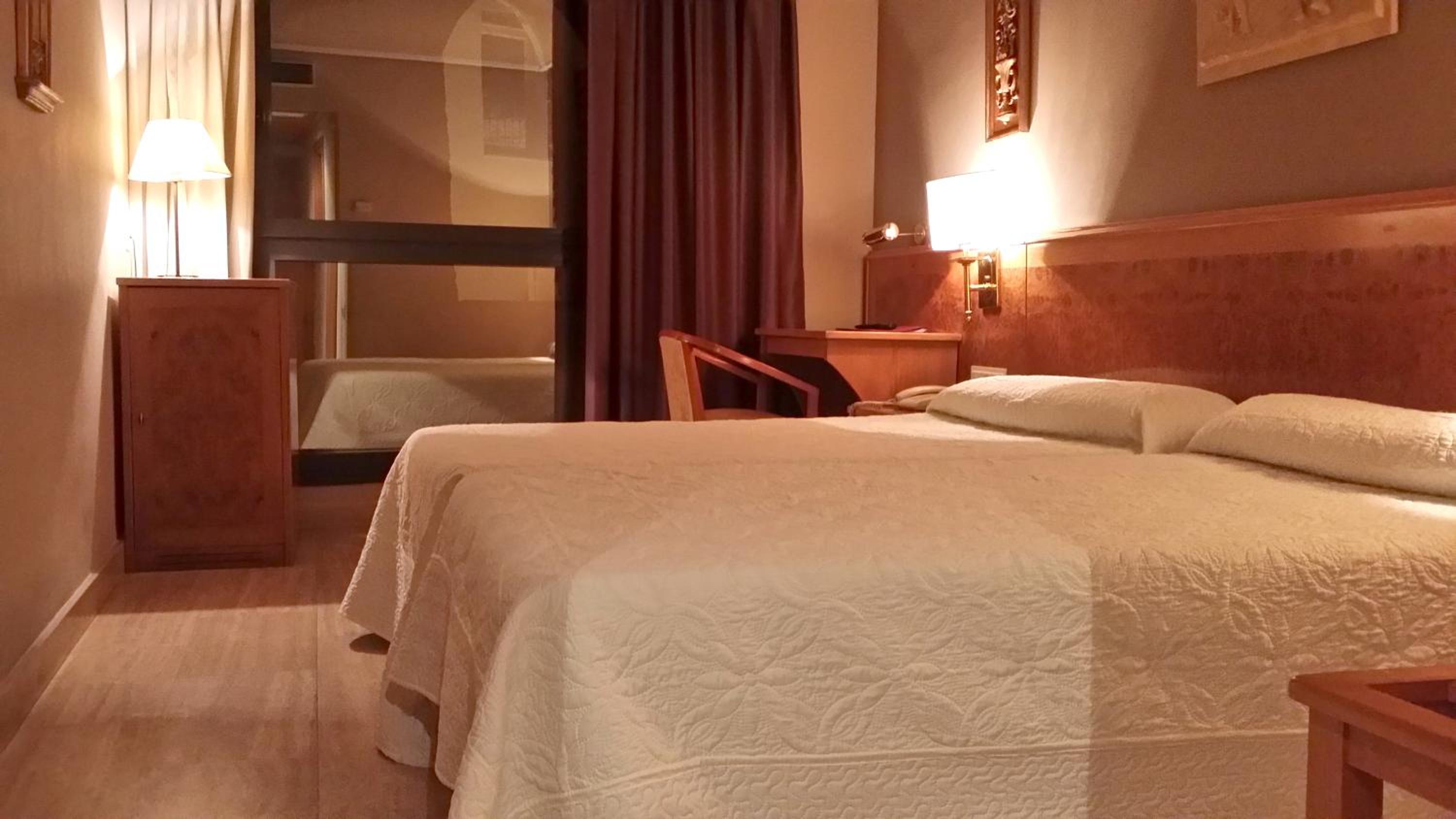 Triple Room - Photo 5