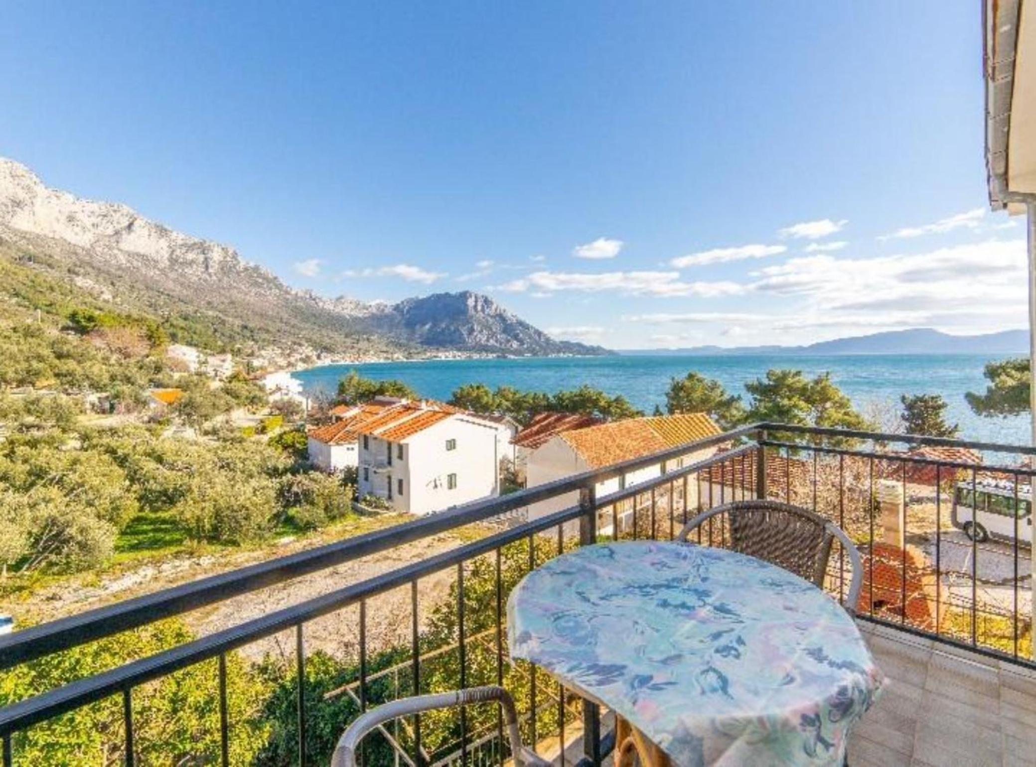 One Bedroom Apartment with Sea View