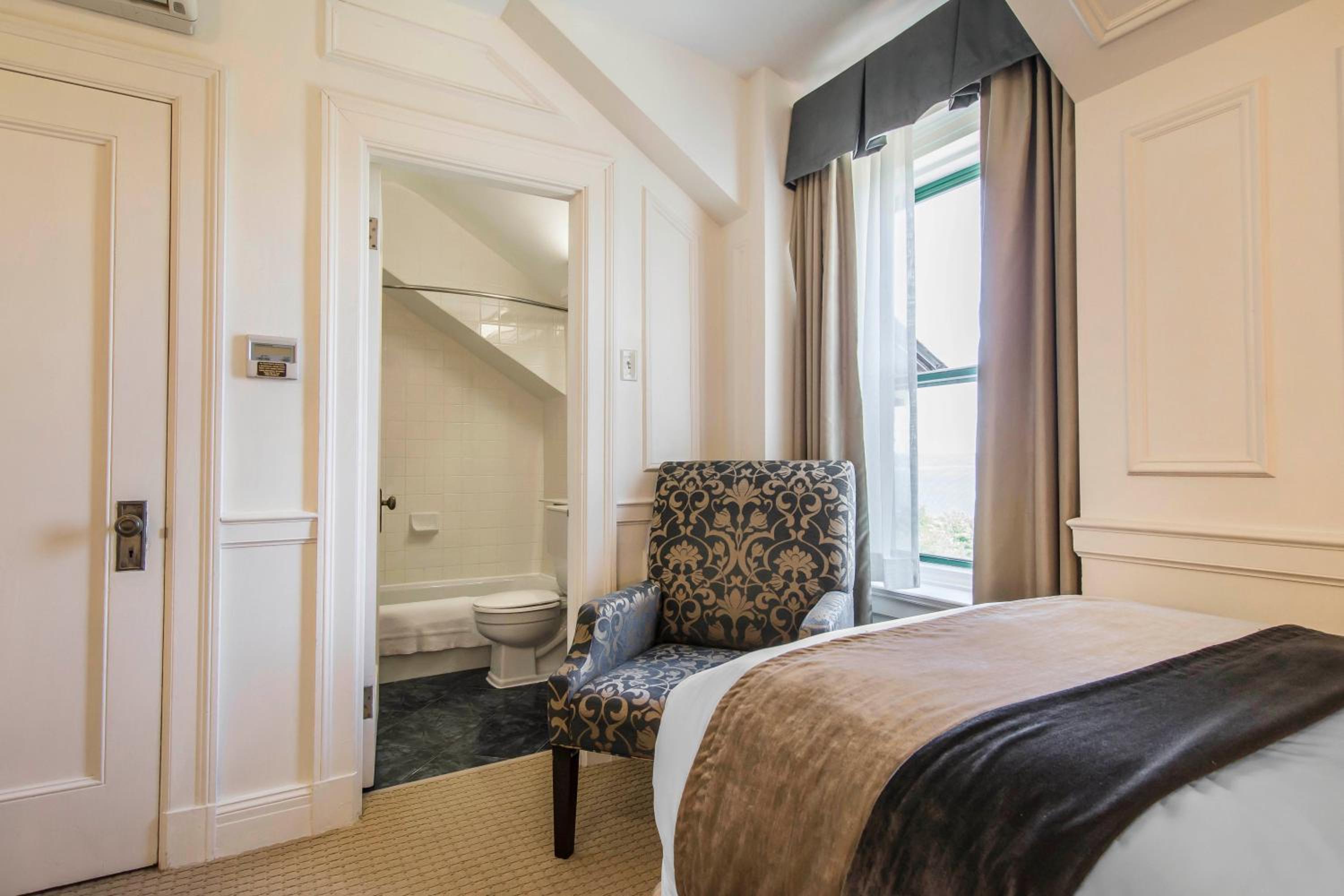 Twin Room - Photo 4