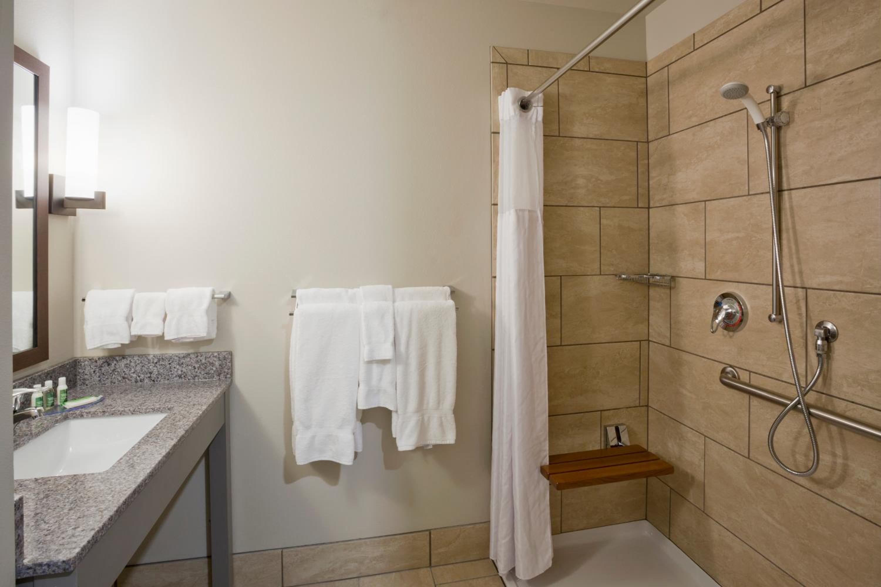 King Room - Disability Access - Photo 4