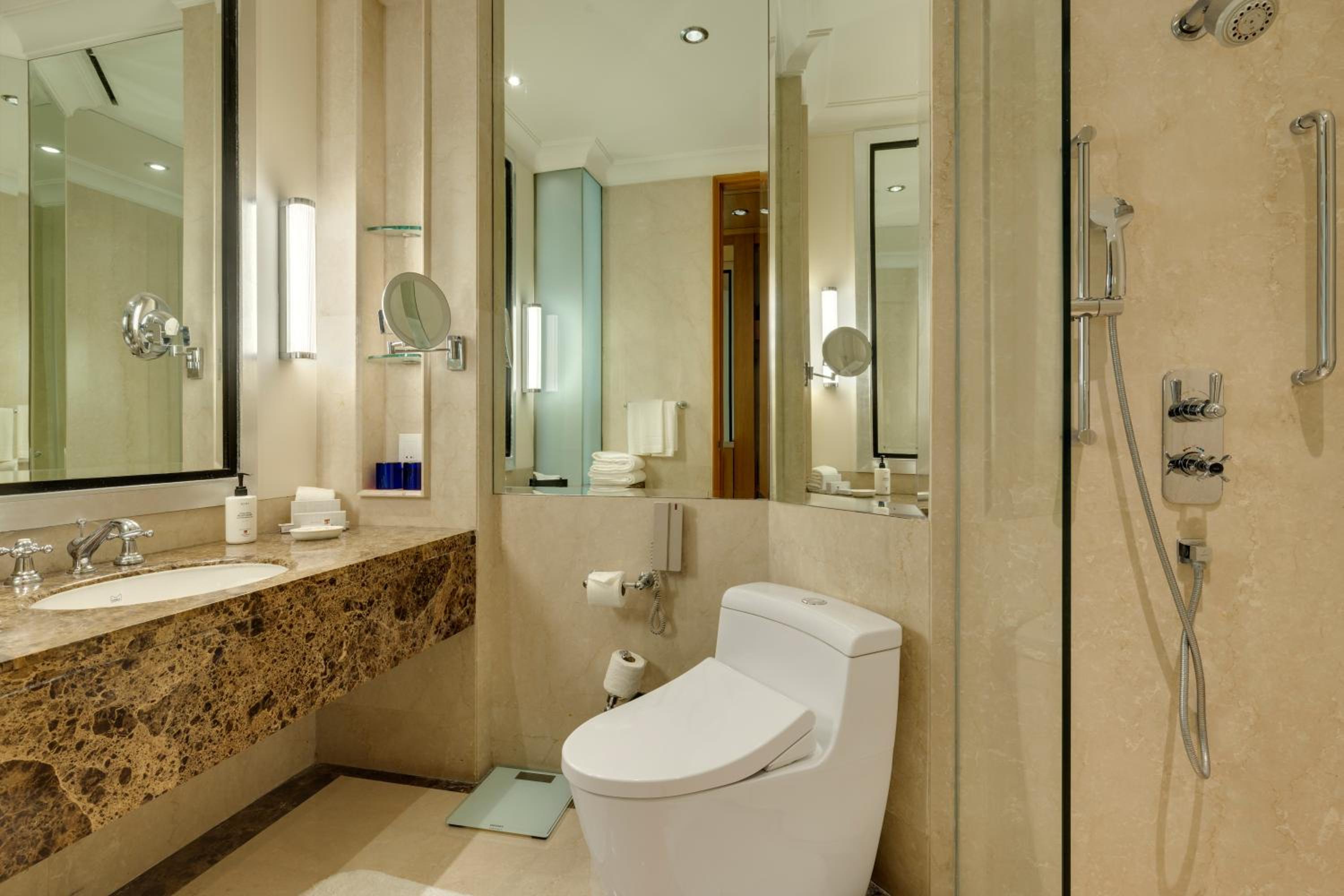 Superior Garden View Room – Twin Superior Garden View Room – Twin