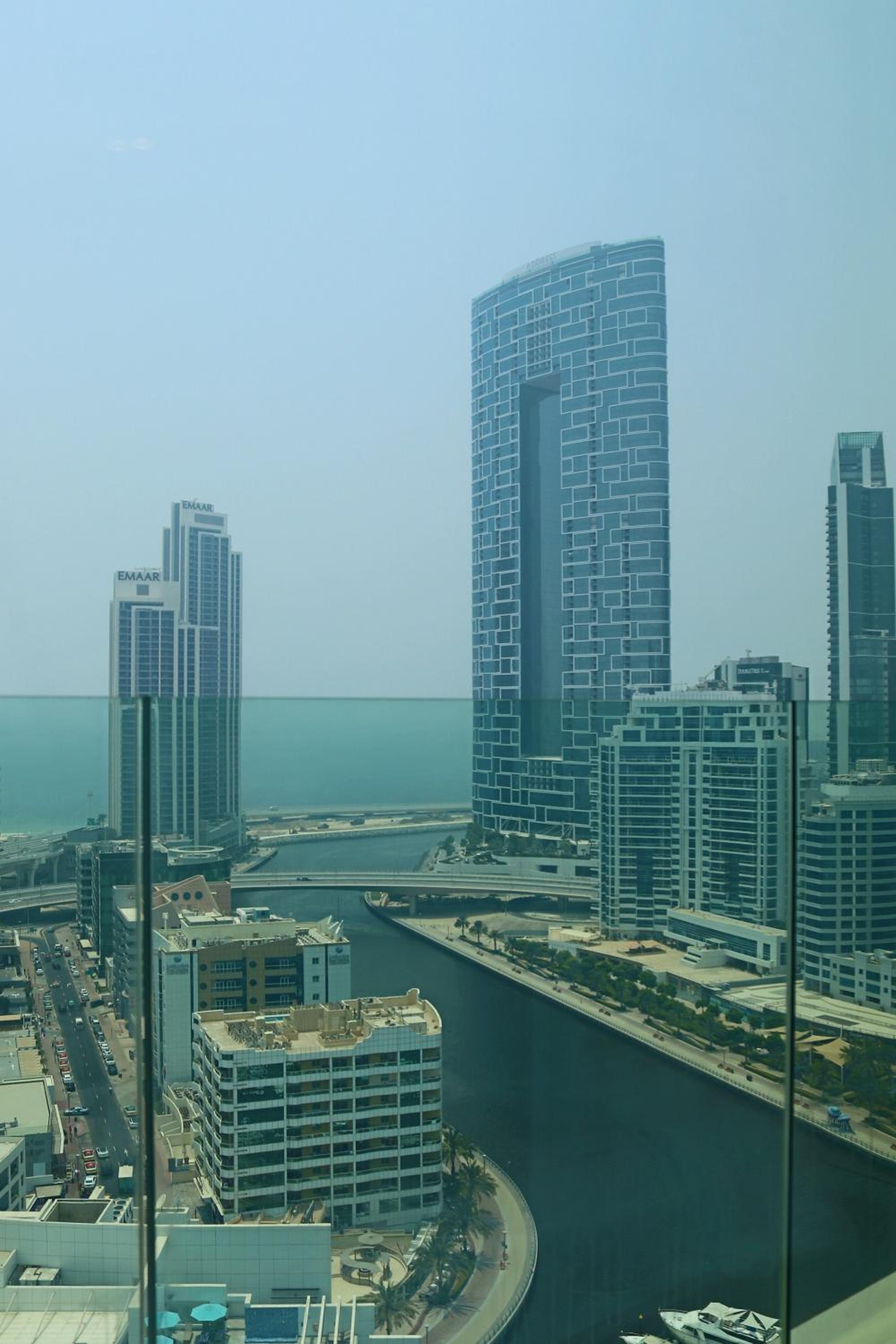 Two-Bedroom Apartment with Balcony and Sea View photo 2