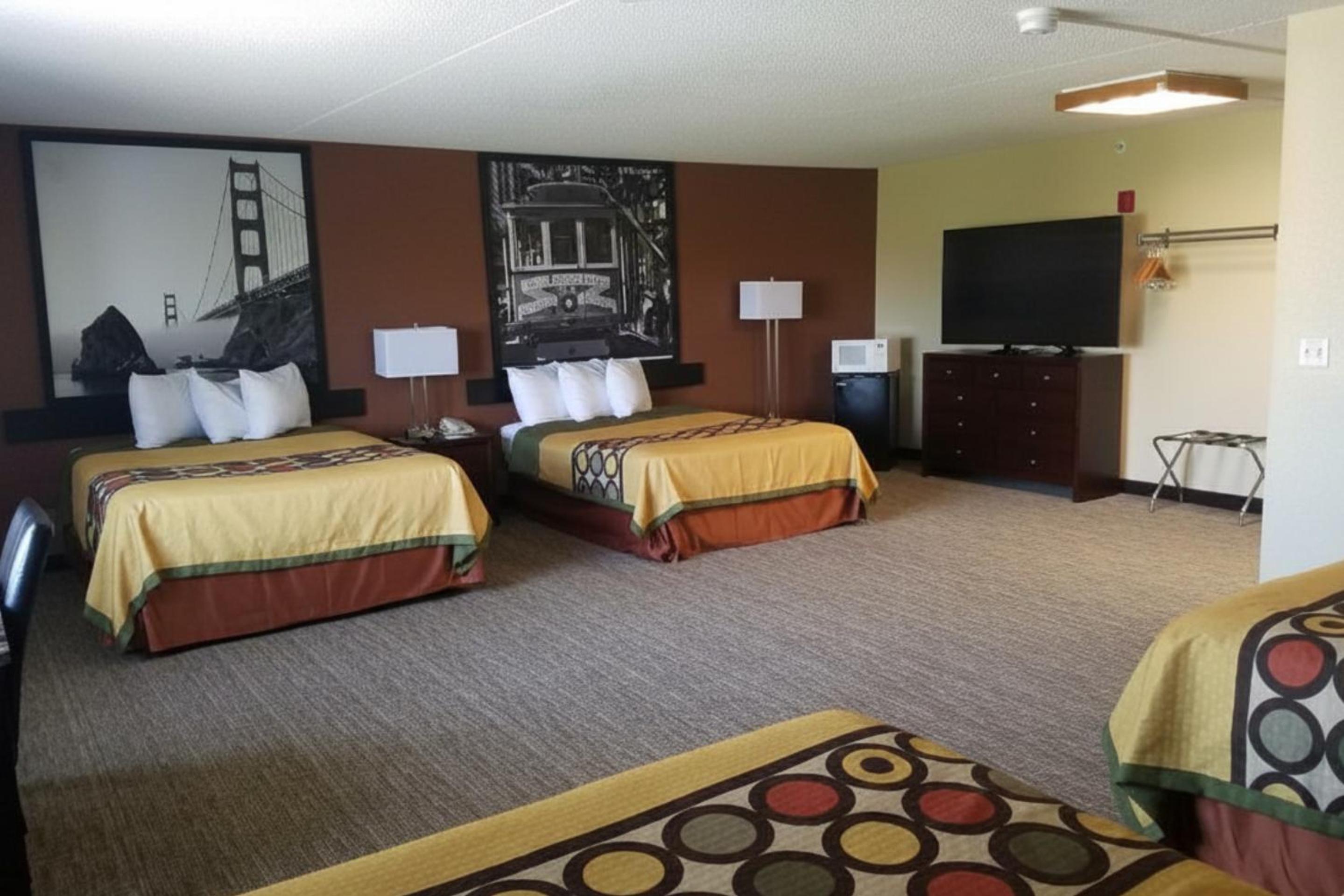 Deluxe Family Suite