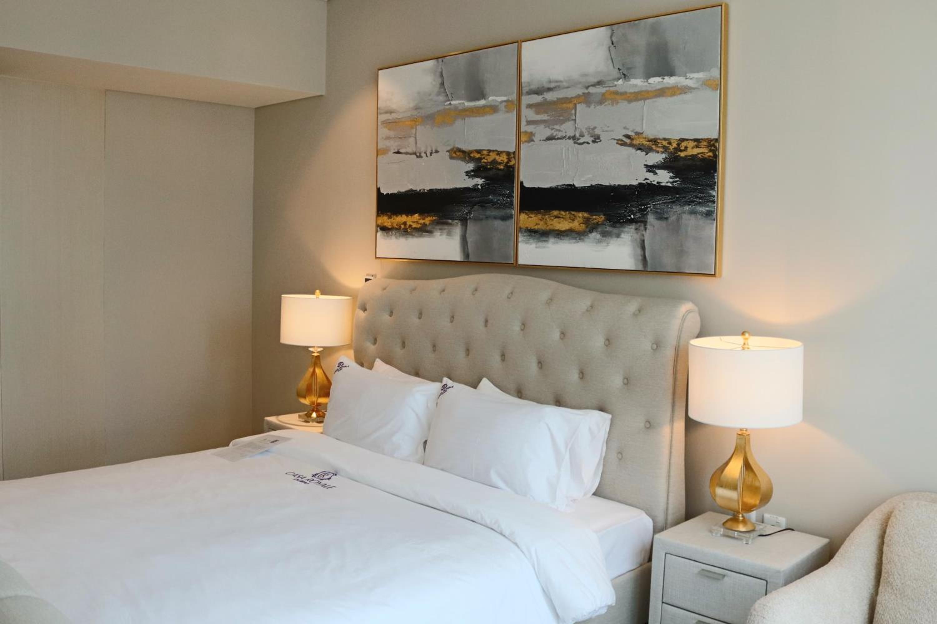 Deluxe Double Room (2 Adults + 1 Child) photo 2
