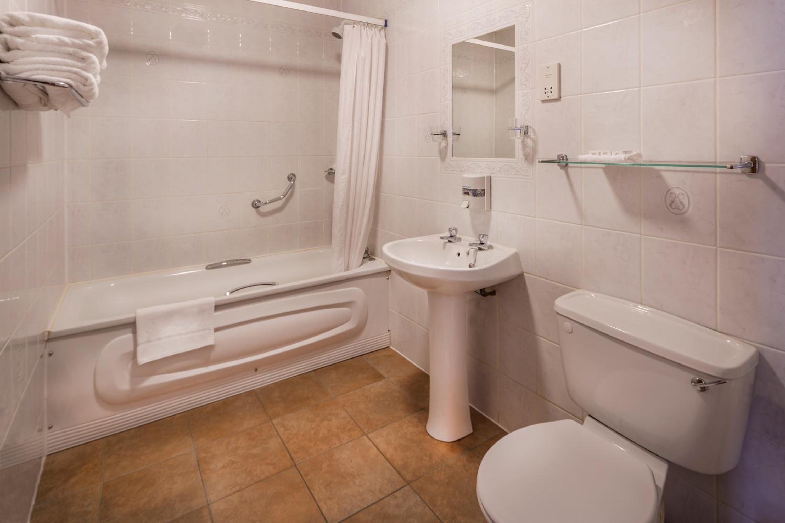 Deluxe Double Room with Bath - Photo 6