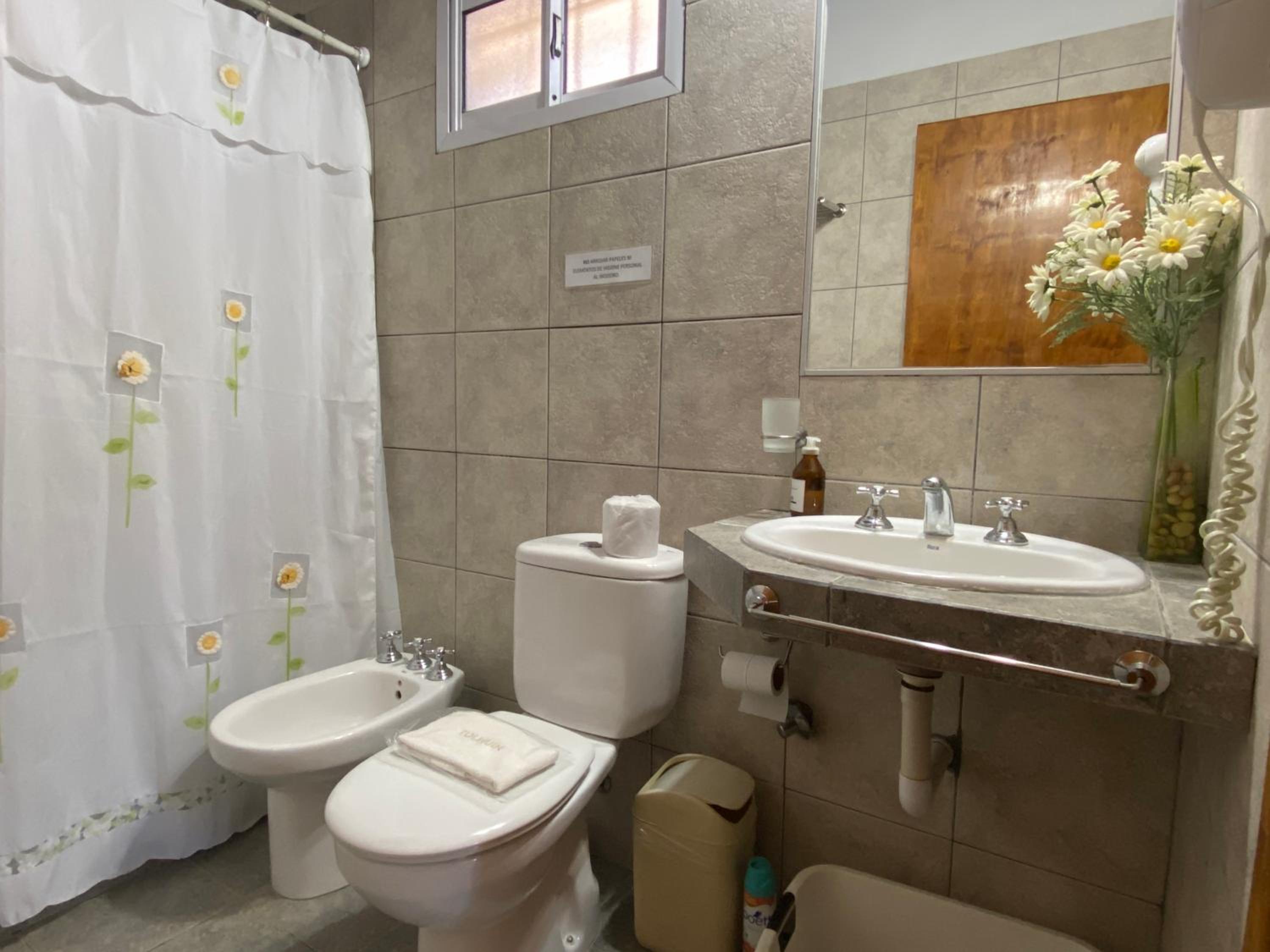 One-Bedroom Bungalow photo 3
