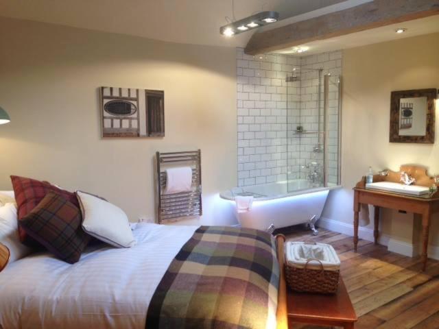 Deluxe King Room photo 1
