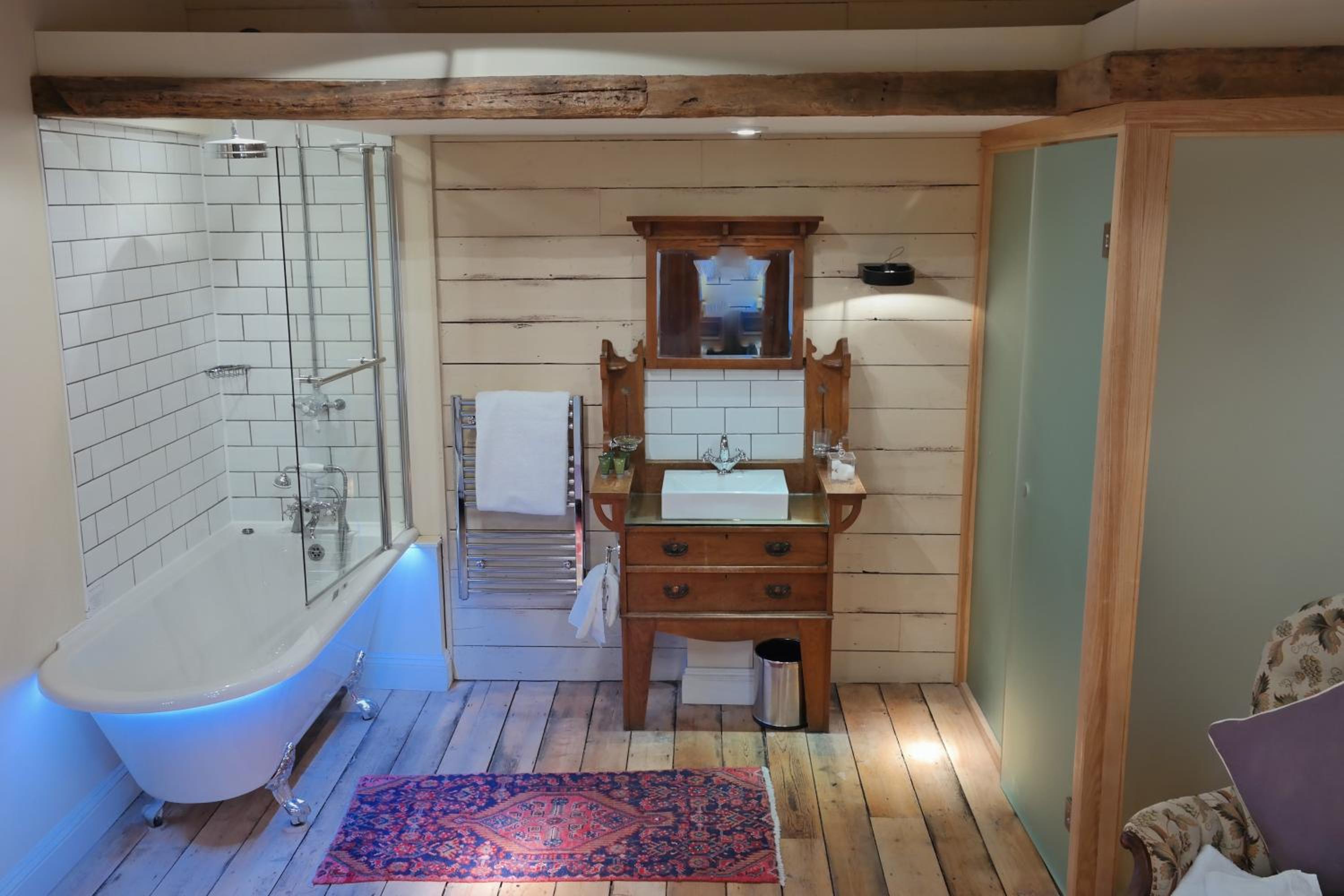 Deluxe King Room photo 3