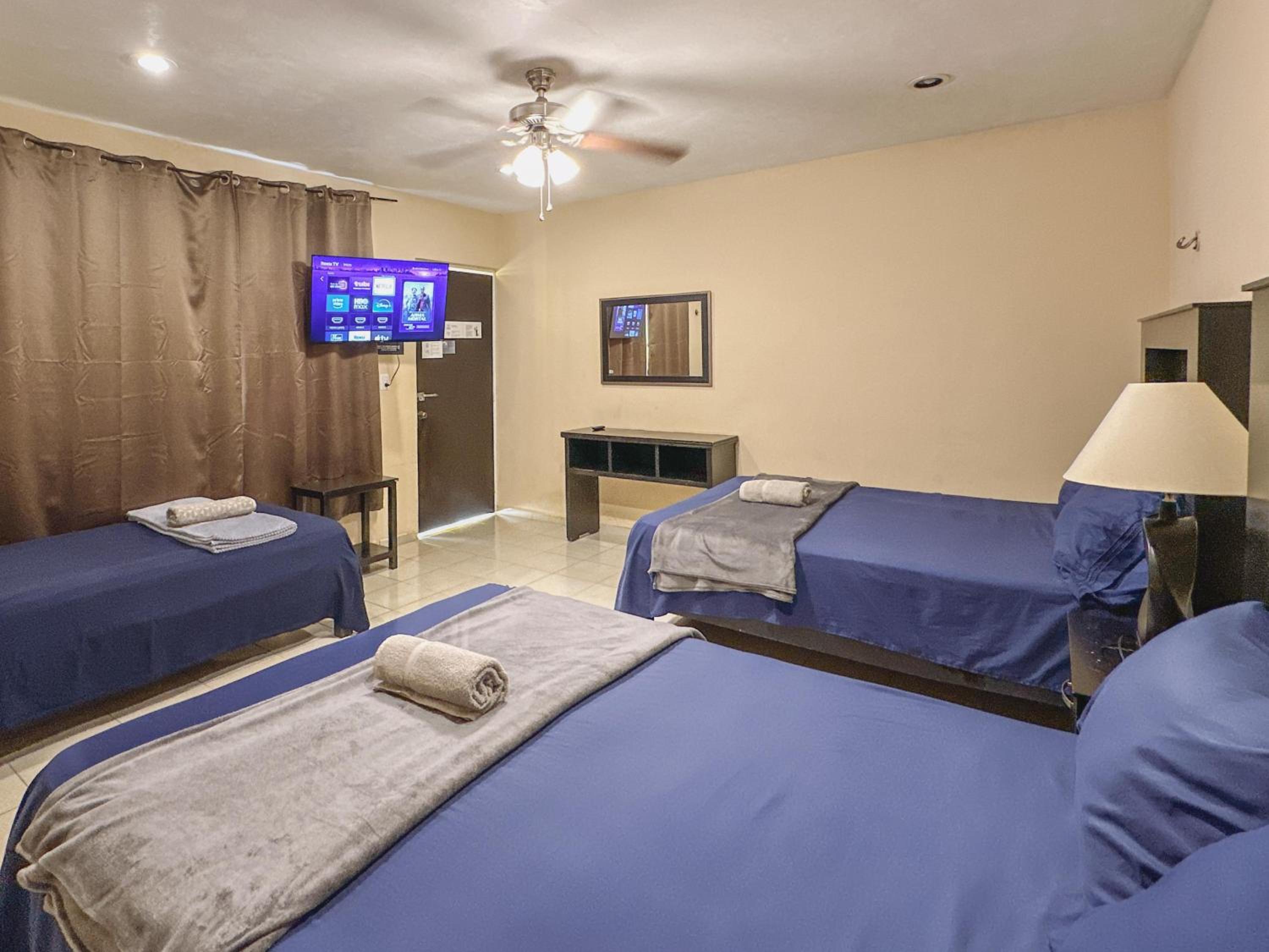 Triple Room with Private Bathroom photo 3