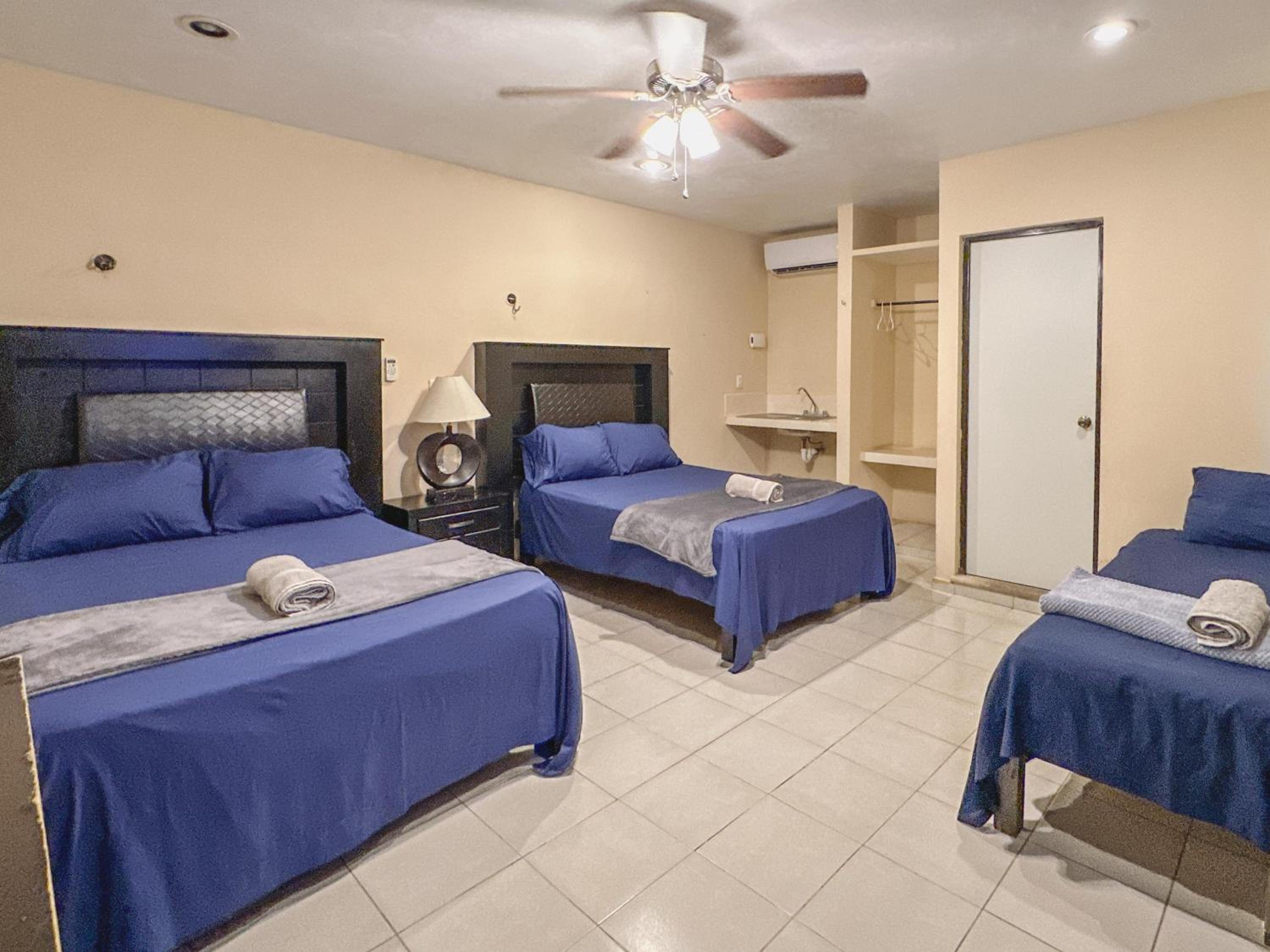 Triple Room with Private Bathroom photo 2