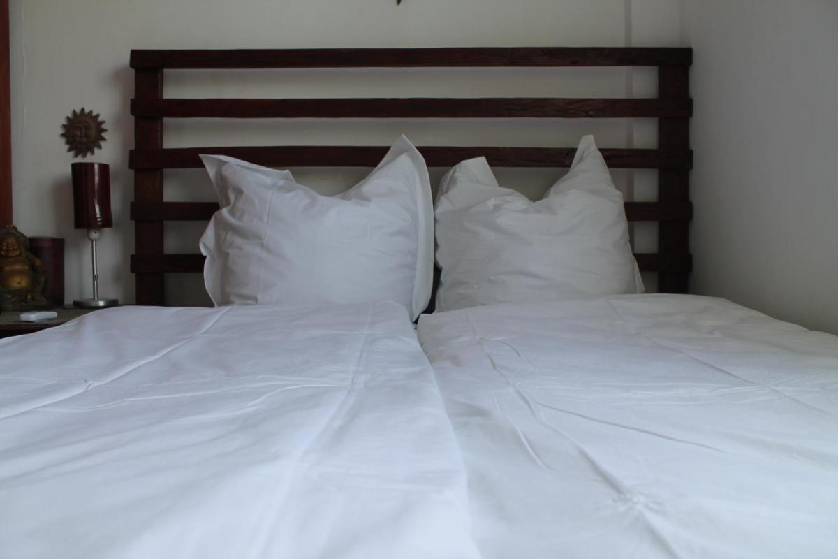 Double Room (Room 2) - Photo 5