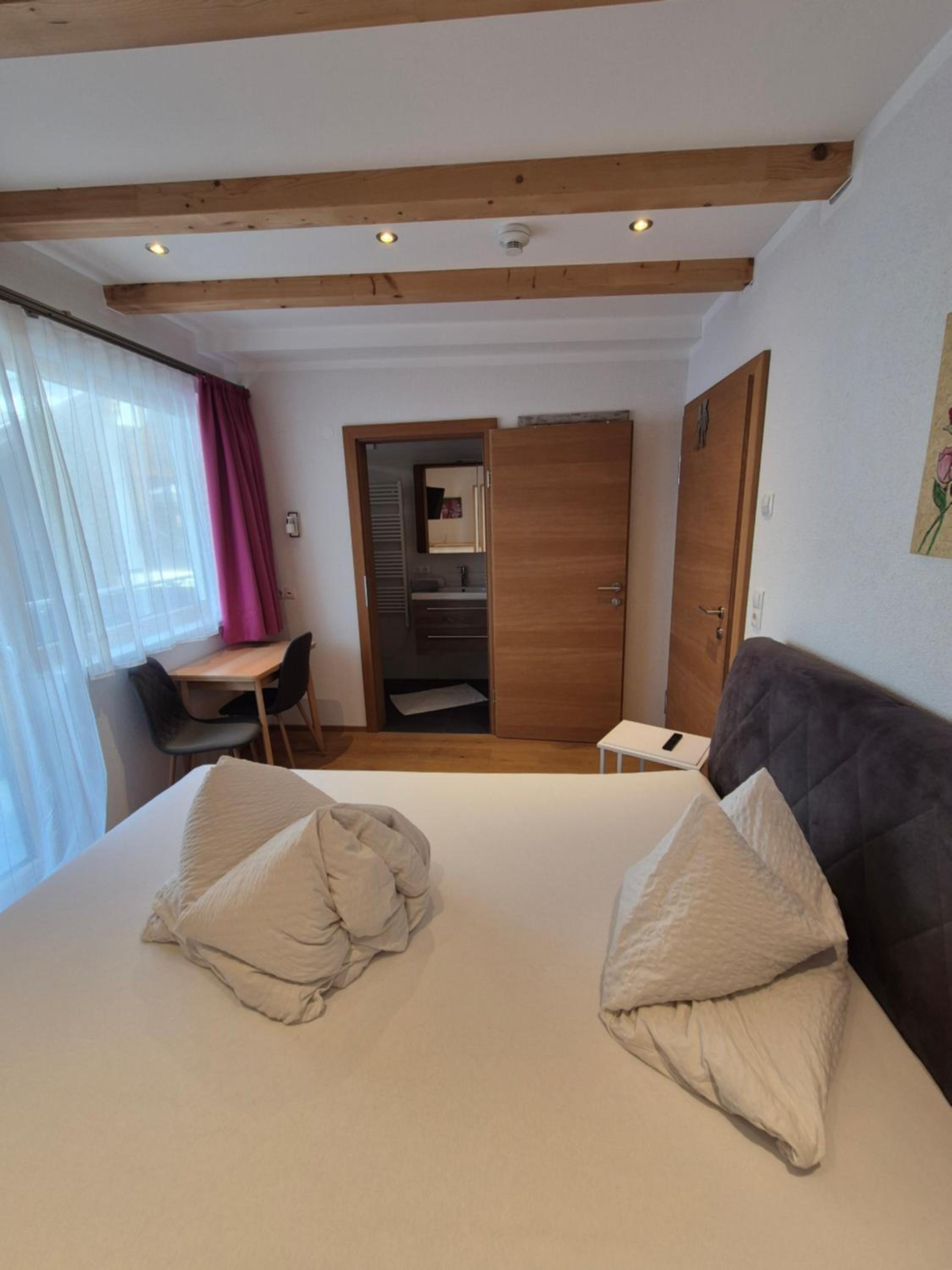 Single Room with Shower photo 2
