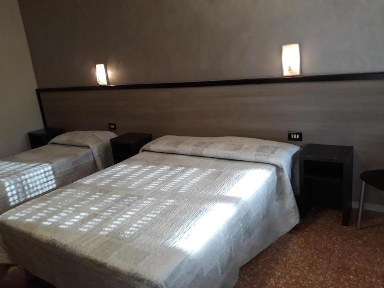 Large Double or Twin Room