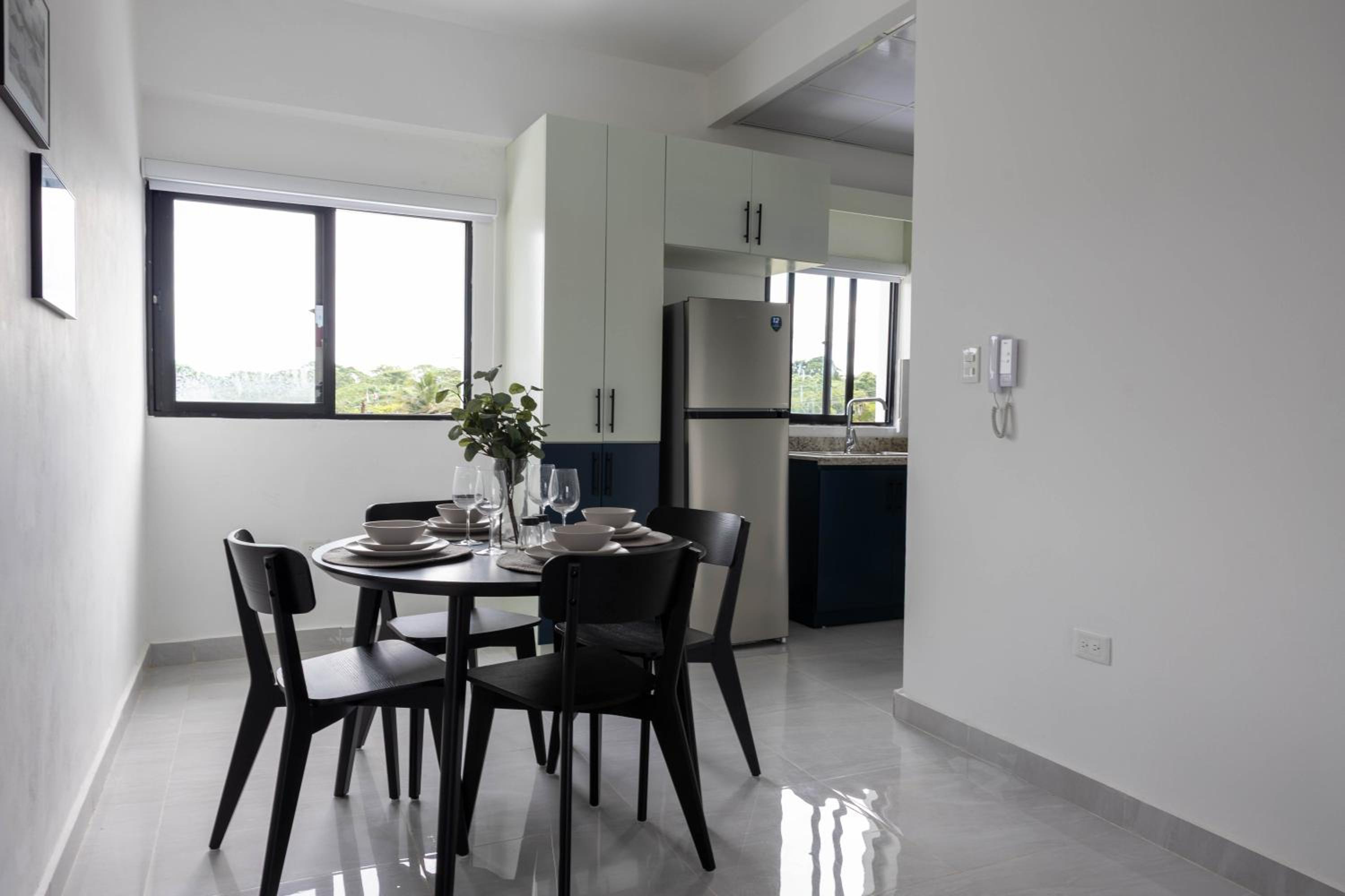One-Bedroom Apartment with View photo 2