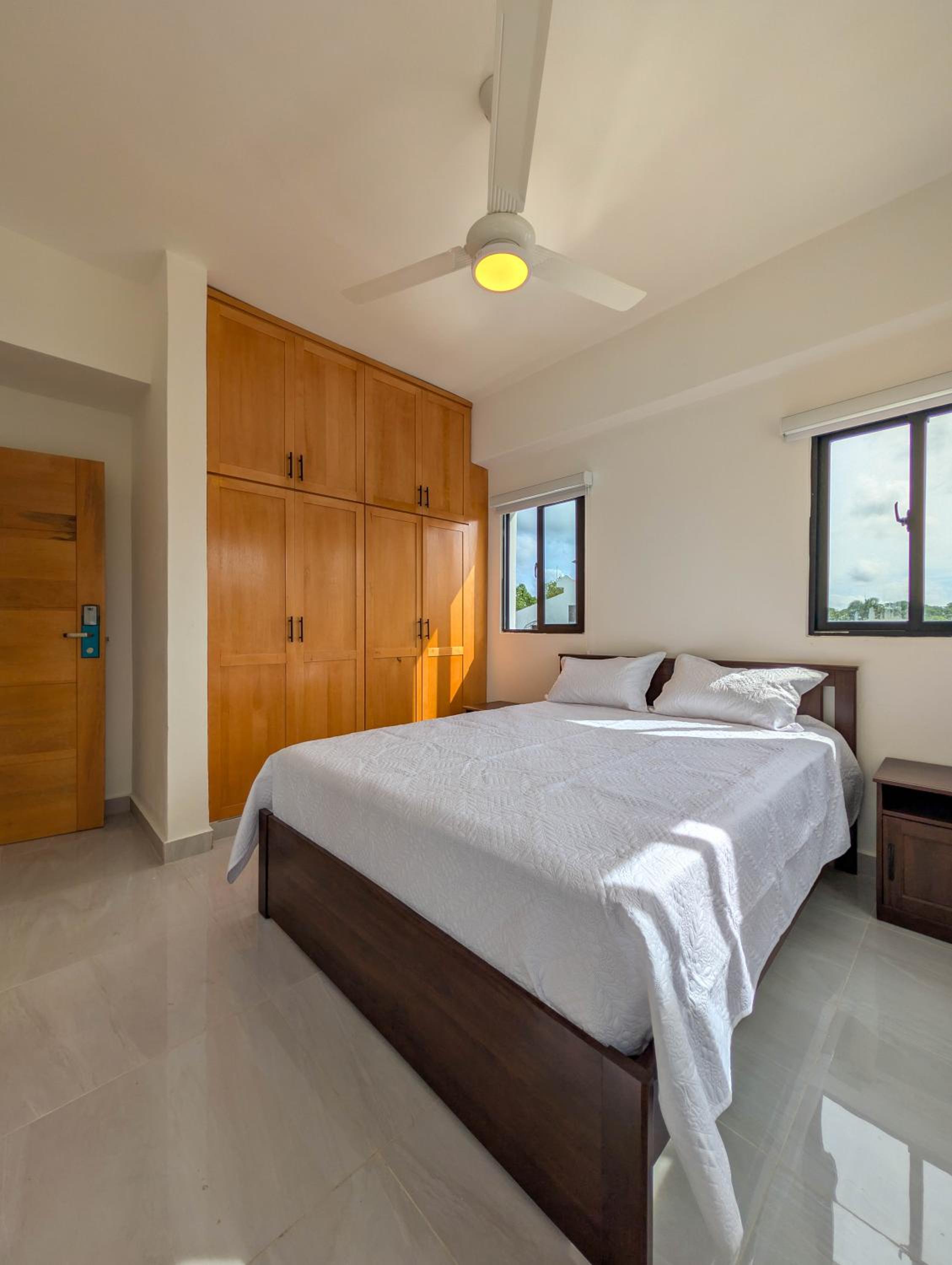 Two-Bedroom Apartment with View photo 3