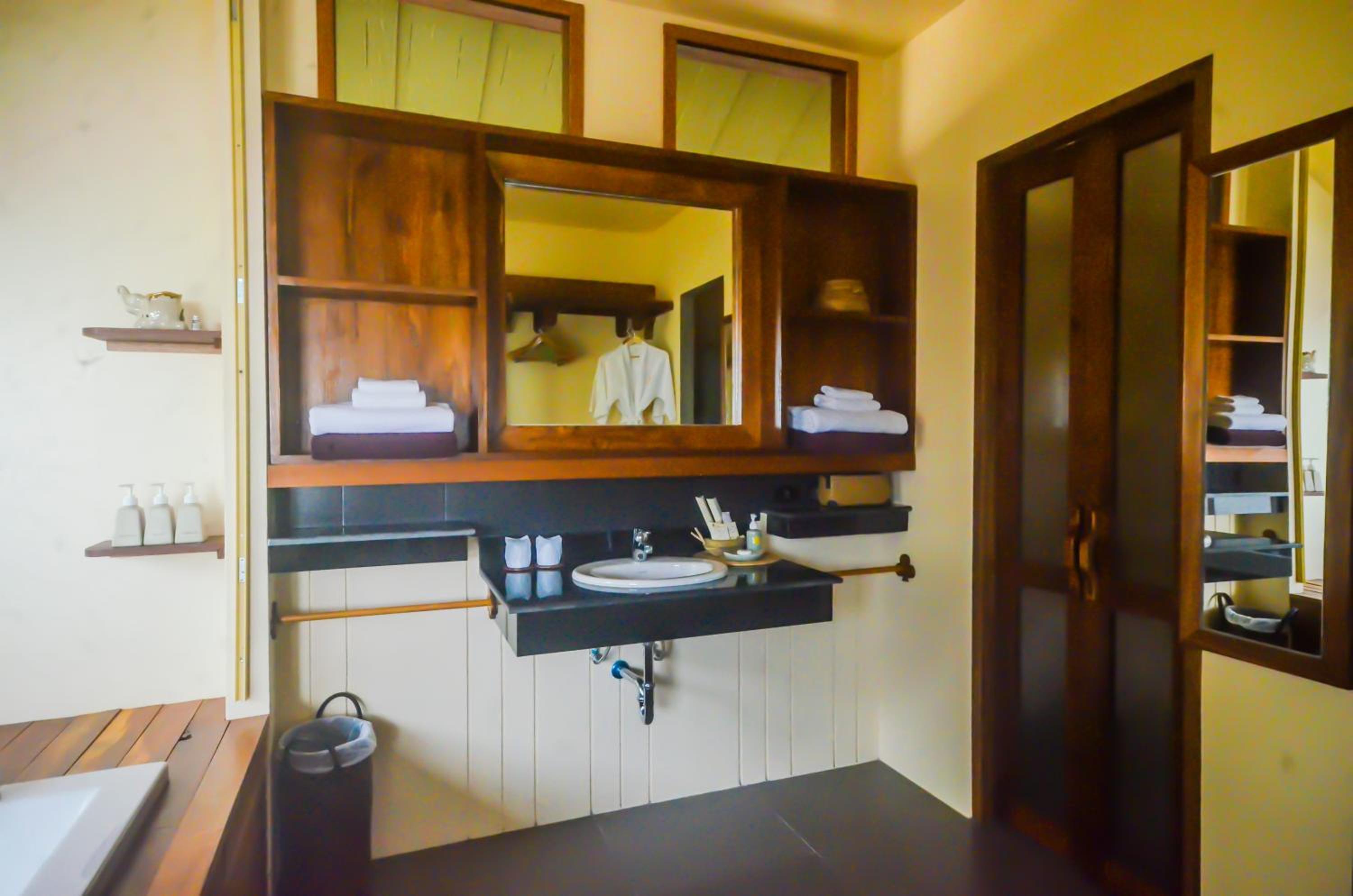 Deluxe Sea View with Spa Bath photo 3