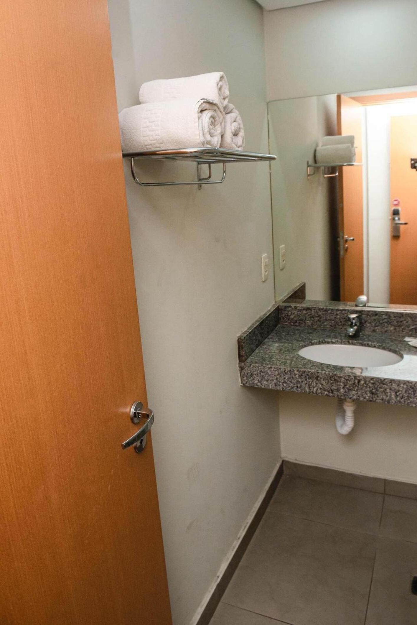 Double Room - Disability Access photo 3