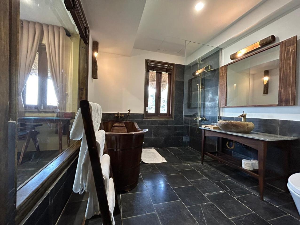Suite with Pool View