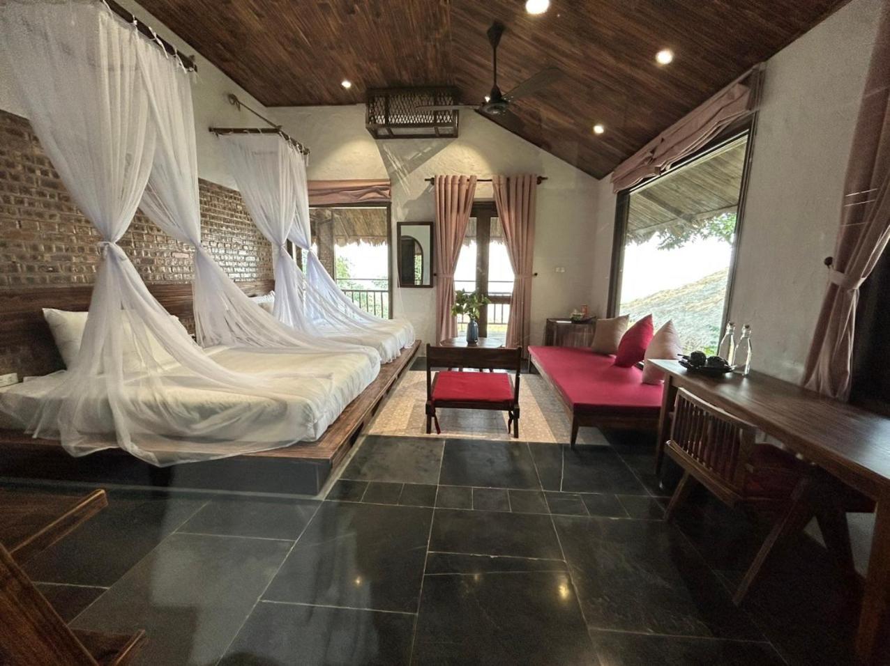 Suite with Pool View